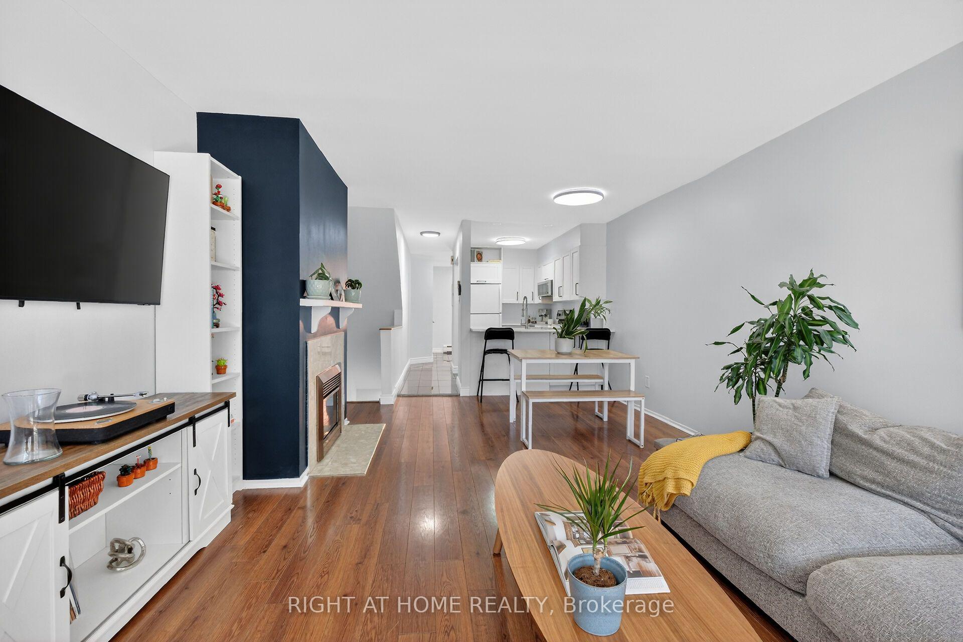 Photo 19 of 43 Crispin Private, Ottawa, Manor Park — HOMEH
