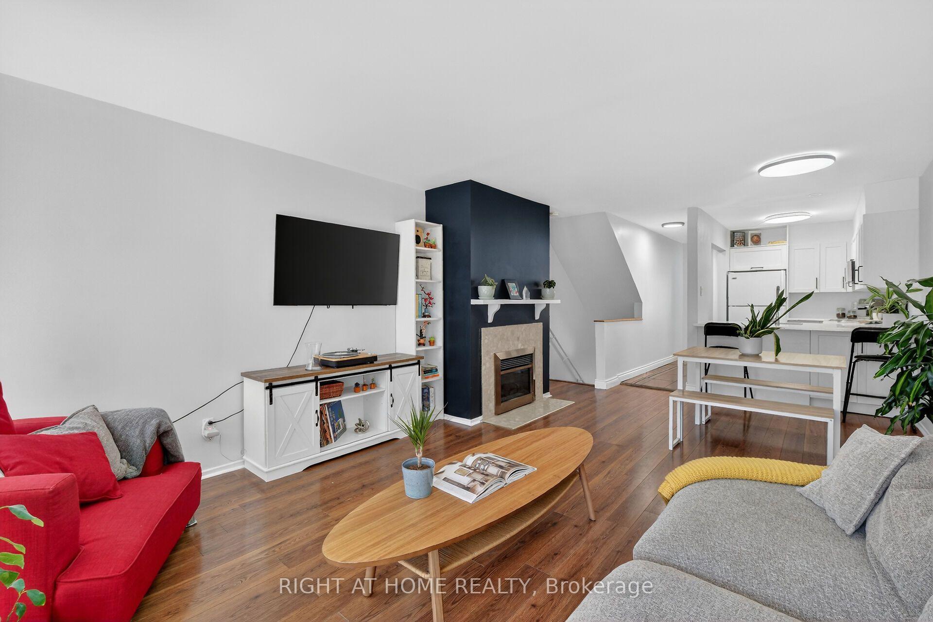 Photo 21 of 43 Crispin Private, Ottawa, Manor Park — HOMEH