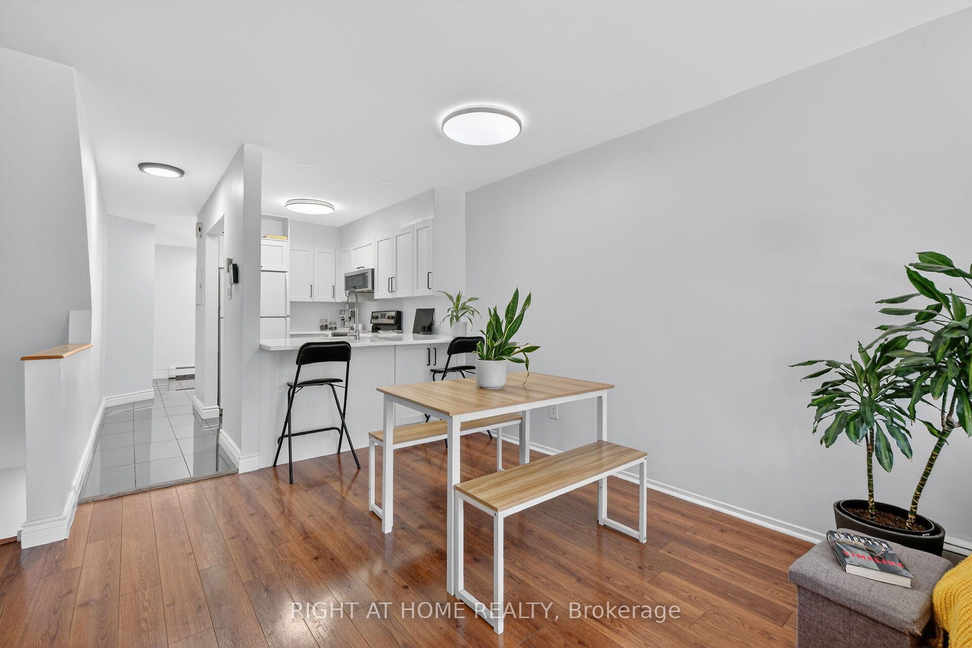 Photo 23 of 43 Crispin Private, Ottawa, Manor Park — HOMEH