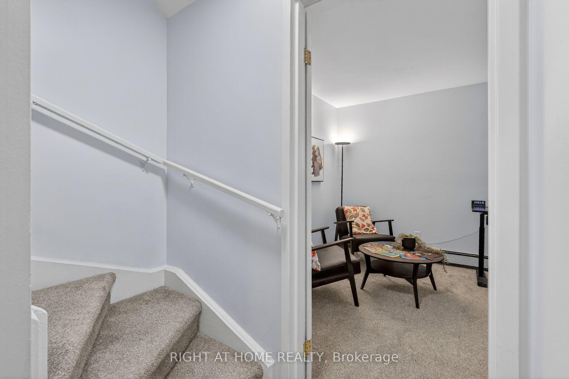 Photo 27 of 43 Crispin Private, Ottawa, Manor Park — HOMEH