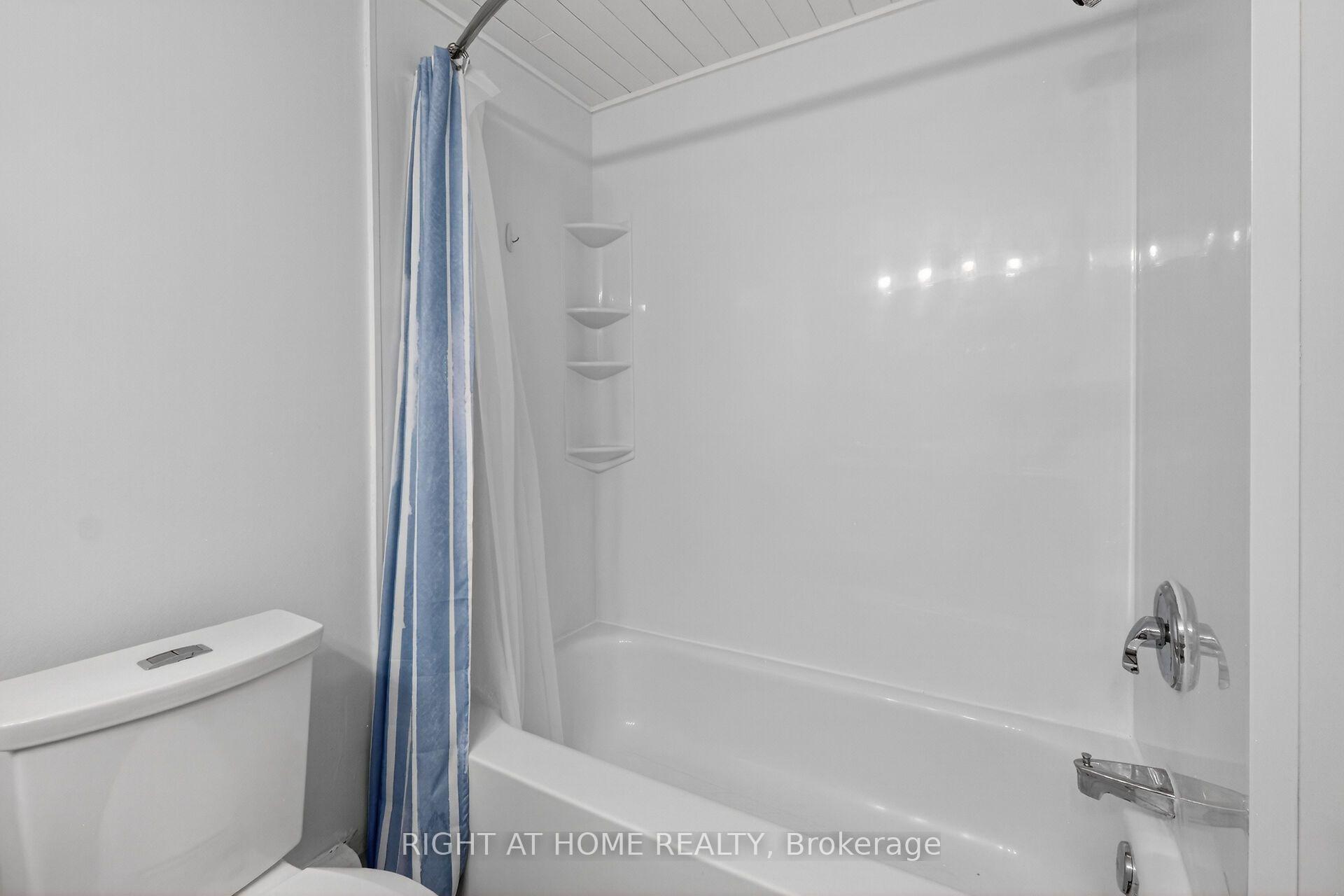 Photo 32 of 43 Crispin Private, Ottawa, Manor Park — HOMEH