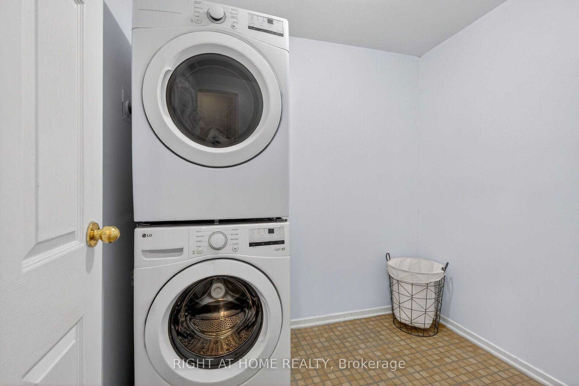 Photo 34 of 43 Crispin Private, Ottawa, Manor Park — HOMEH
