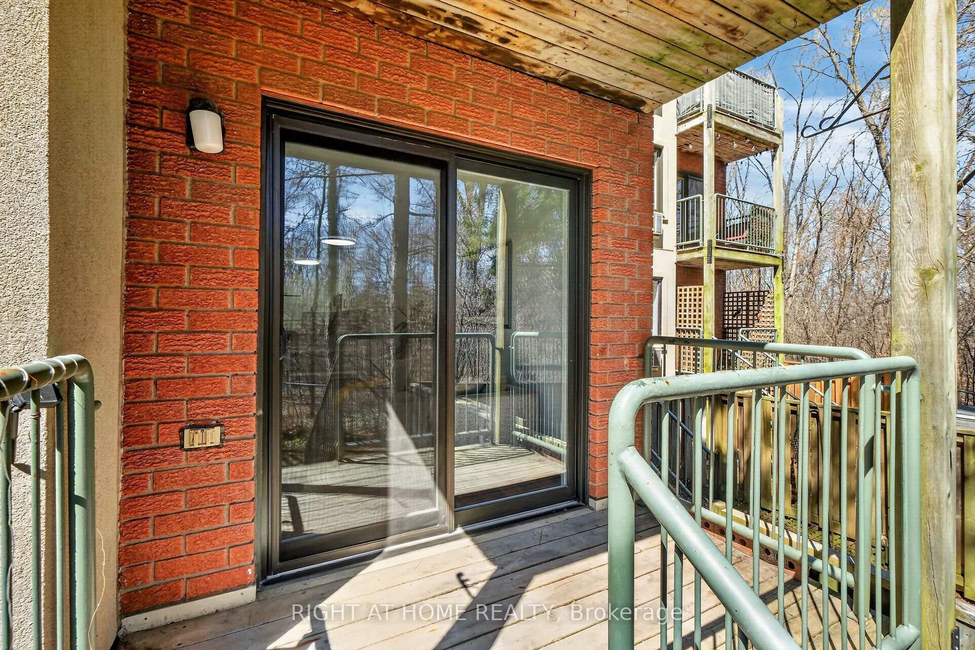Photo 40 of 43 Crispin Private, Ottawa, Manor Park — HOMEH