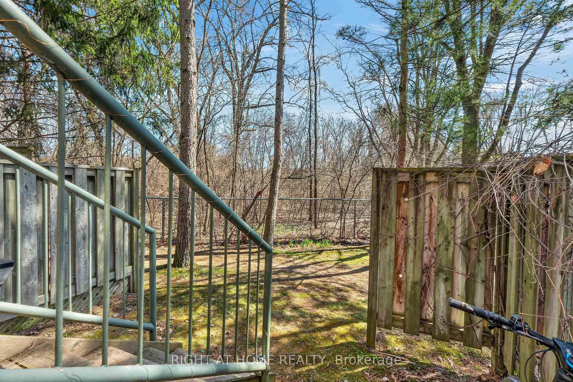 Photo 41 of 43 Crispin Private, Ottawa, Manor Park — HOMEH