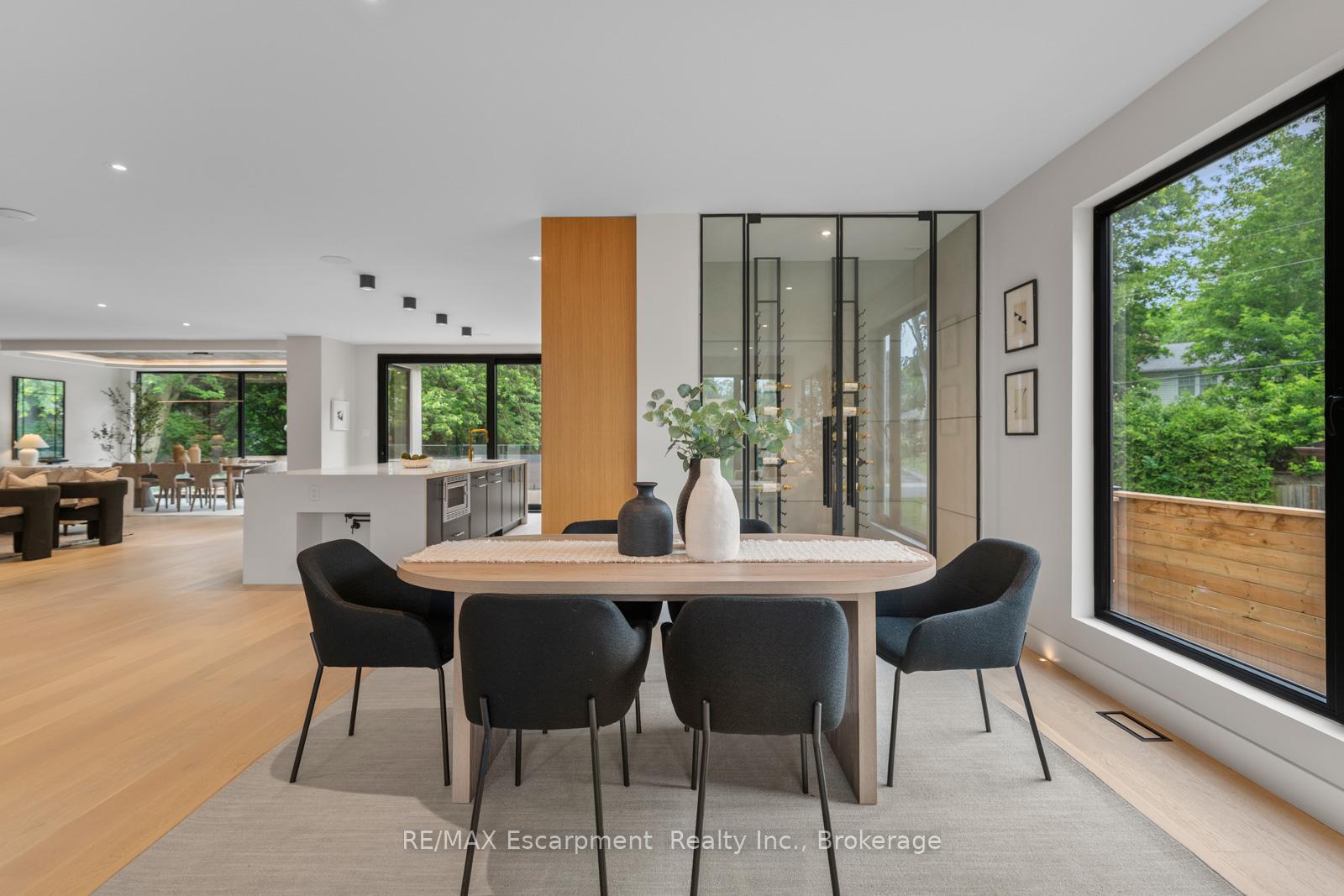 Photo 6 of 298 Strathcona Drive, Burlington, Shoreacres — HOMEH