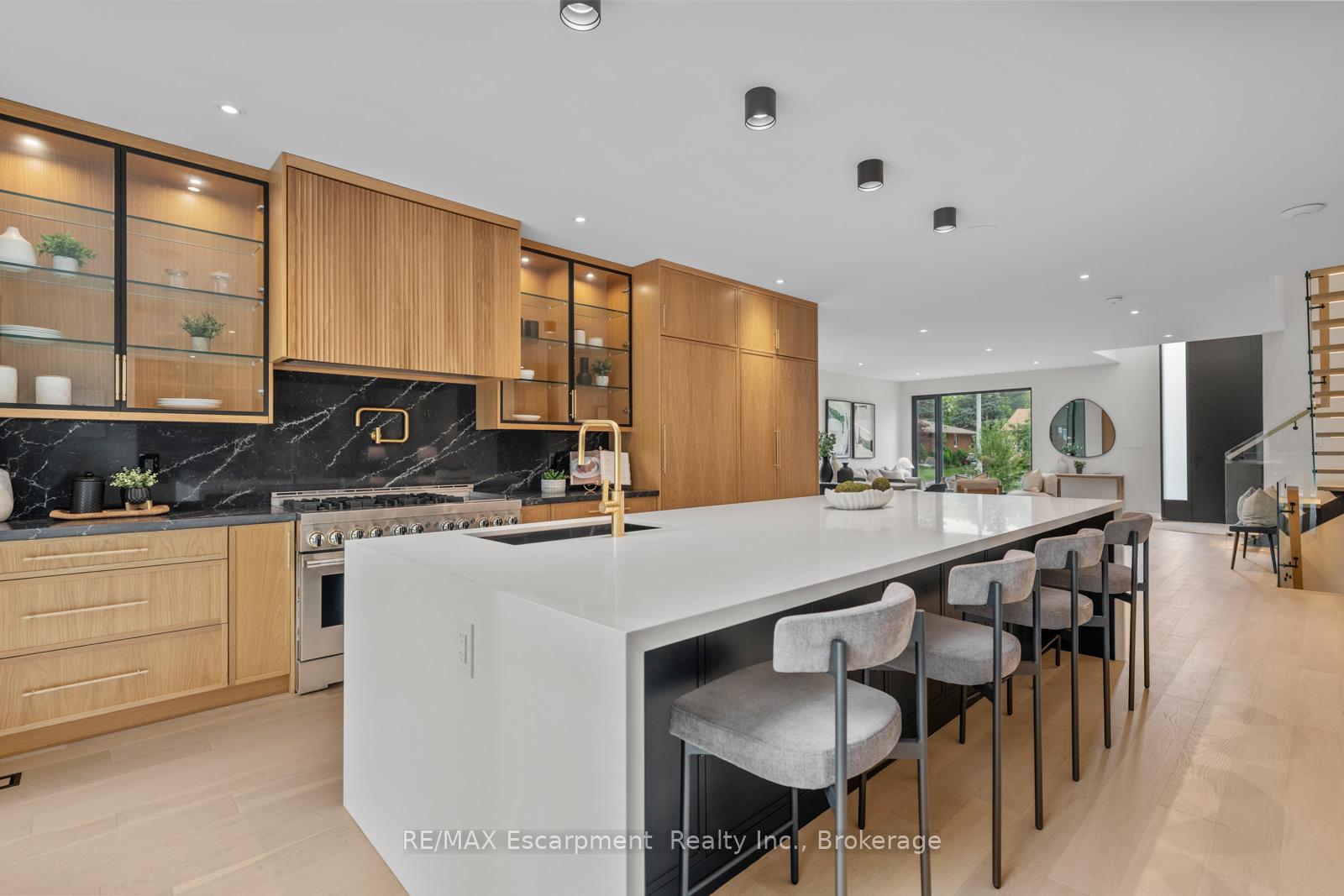 Photo 8 of 298 Strathcona Drive, Burlington, Shoreacres — HOMEH