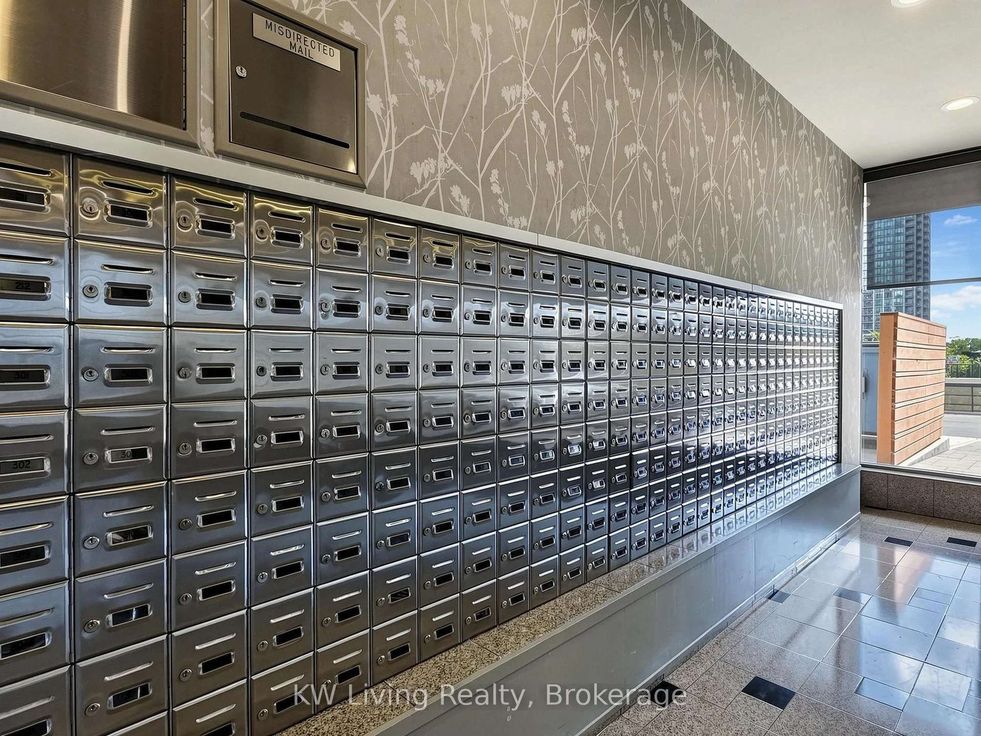 Photo 2 of Unit 811, 3605 Kariya Drive, Mississauga, City Centre — HOMEH