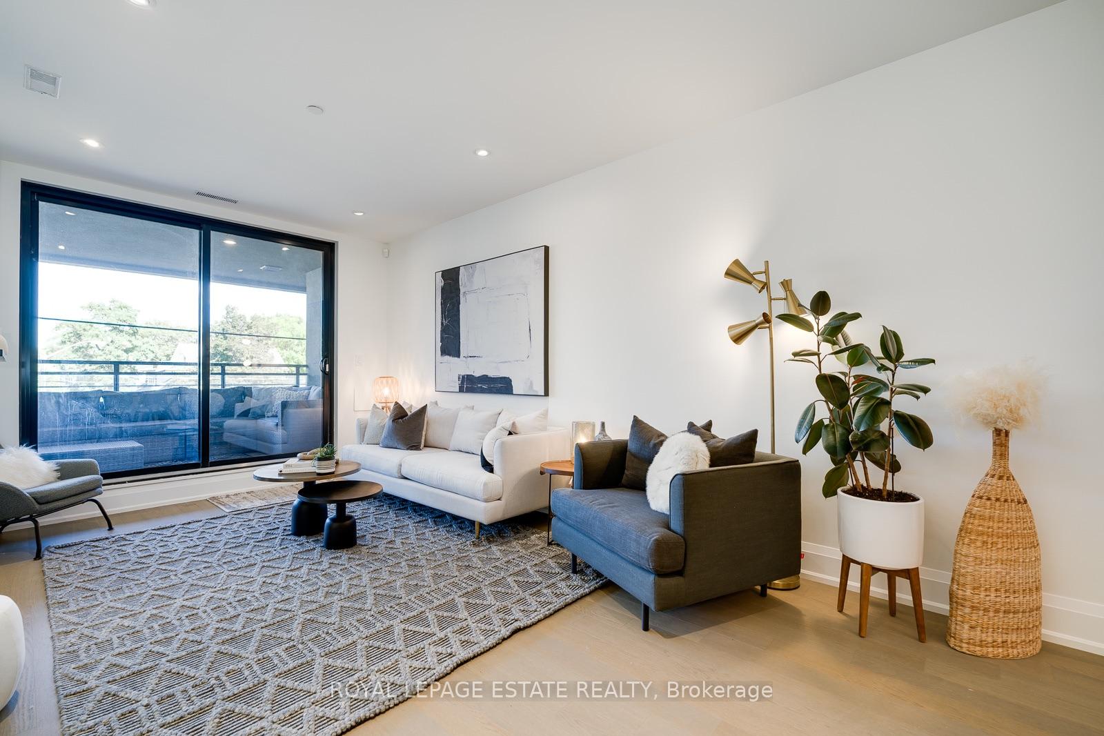 Photo 4 of Unit 206, 365 Kingston Road, Toronto, The Beaches — HOMEH