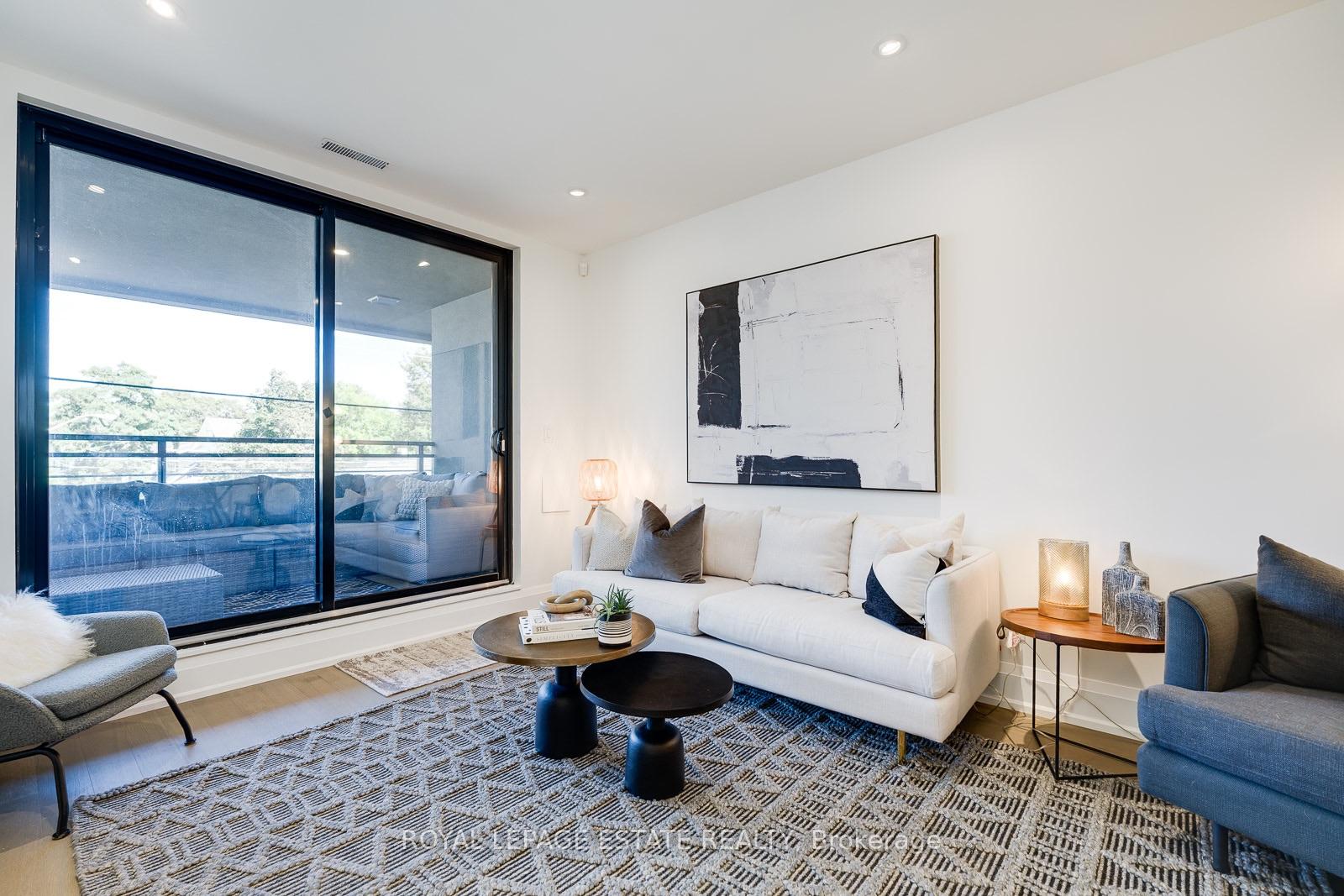 Photo 5 of Unit 206, 365 Kingston Road, Toronto, The Beaches — HOMEH