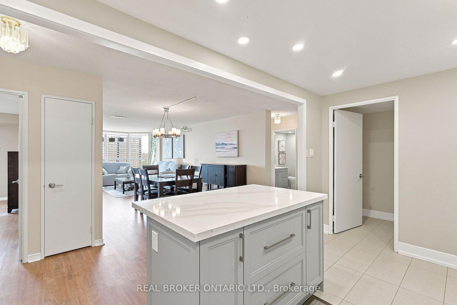 Photo 9 of Unit 2207, 205 Wynford Drive, Toronto, Flemingdon Park — HOMEH