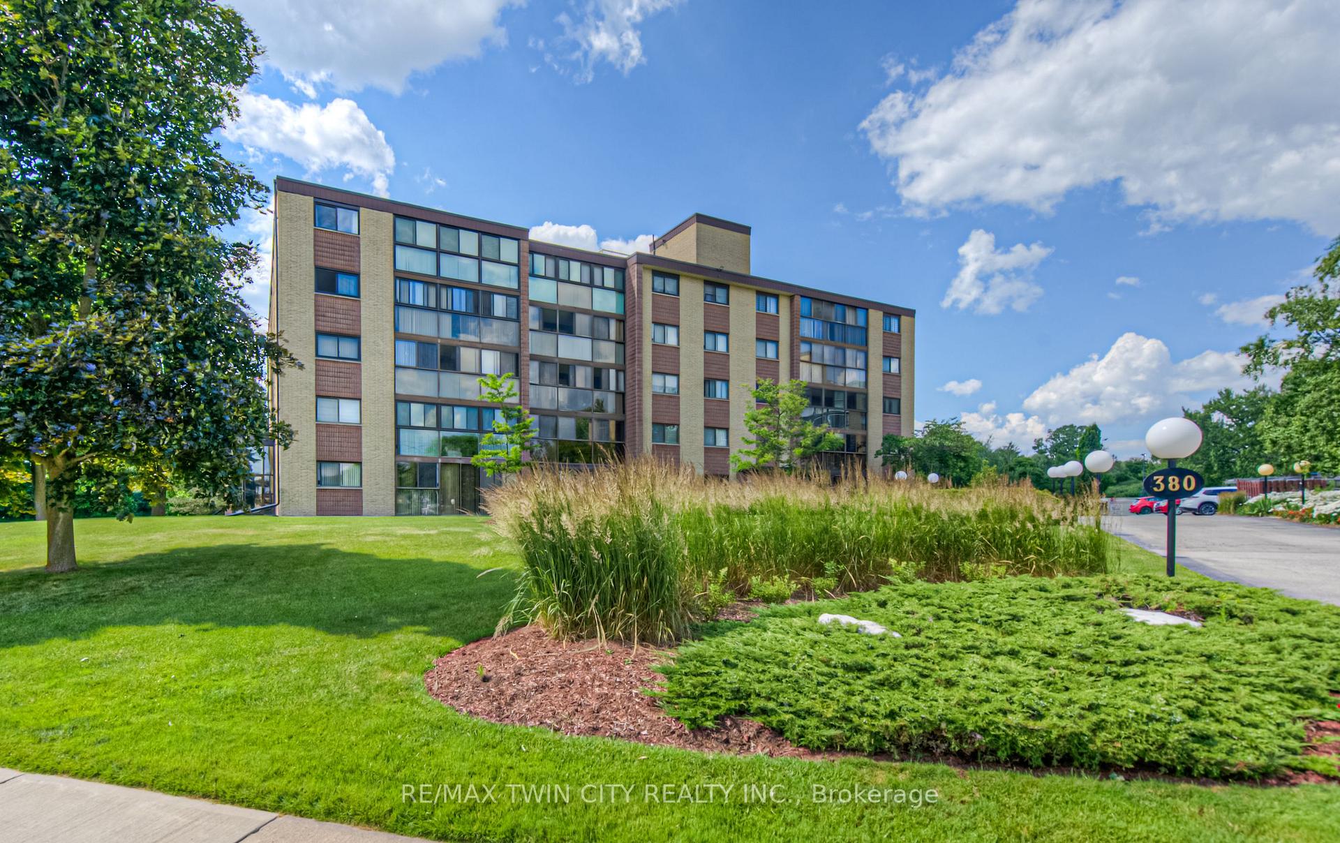 Photo 2 of Unit 205, 380 Champlain Boulevard, Cambridge, Christopher-Champlain — HOMEH