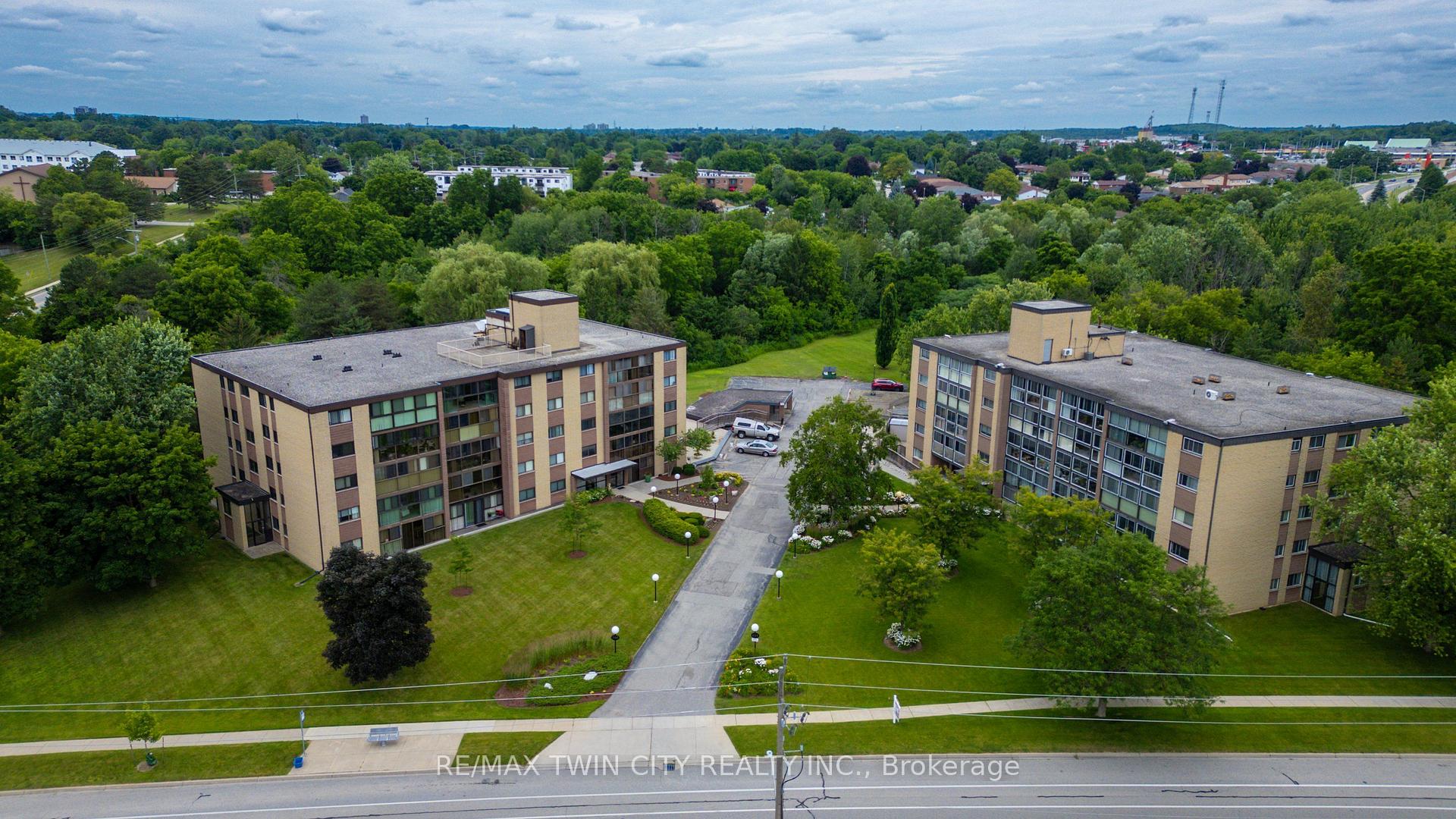 Photo 3 of Unit 205, 380 Champlain Boulevard, Cambridge, Christopher-Champlain — HOMEH