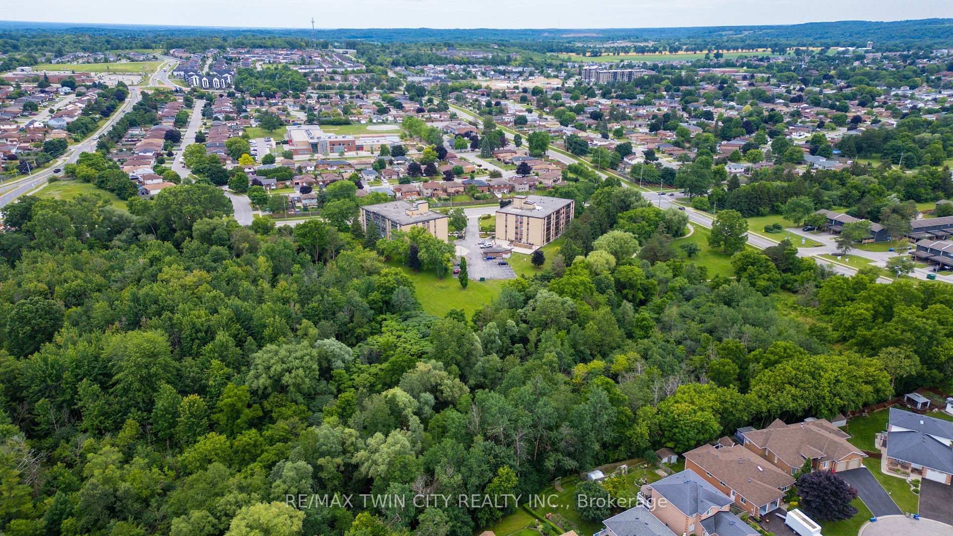 Photo 4 of Unit 205, 380 Champlain Boulevard, Cambridge, Christopher-Champlain — HOMEH