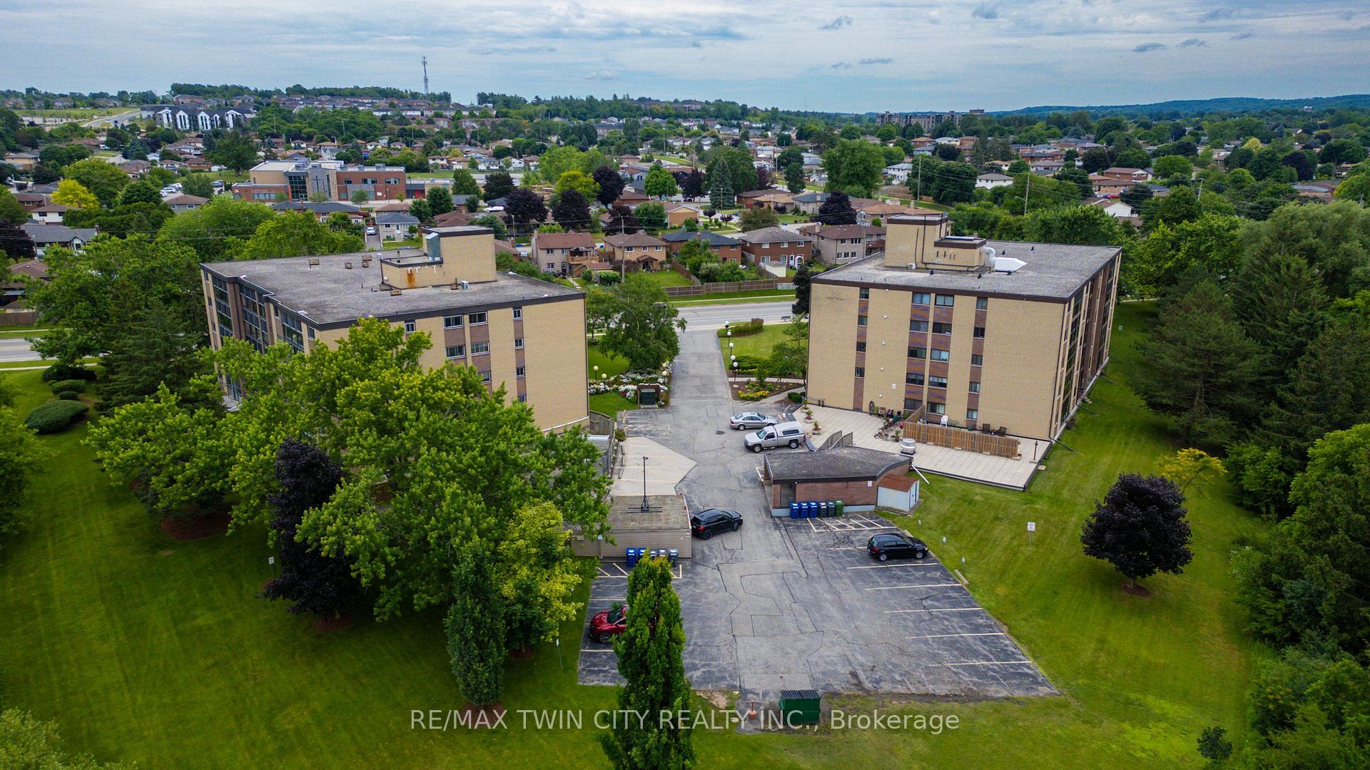 Photo 5 of Unit 205, 380 Champlain Boulevard, Cambridge, Christopher-Champlain — HOMEH