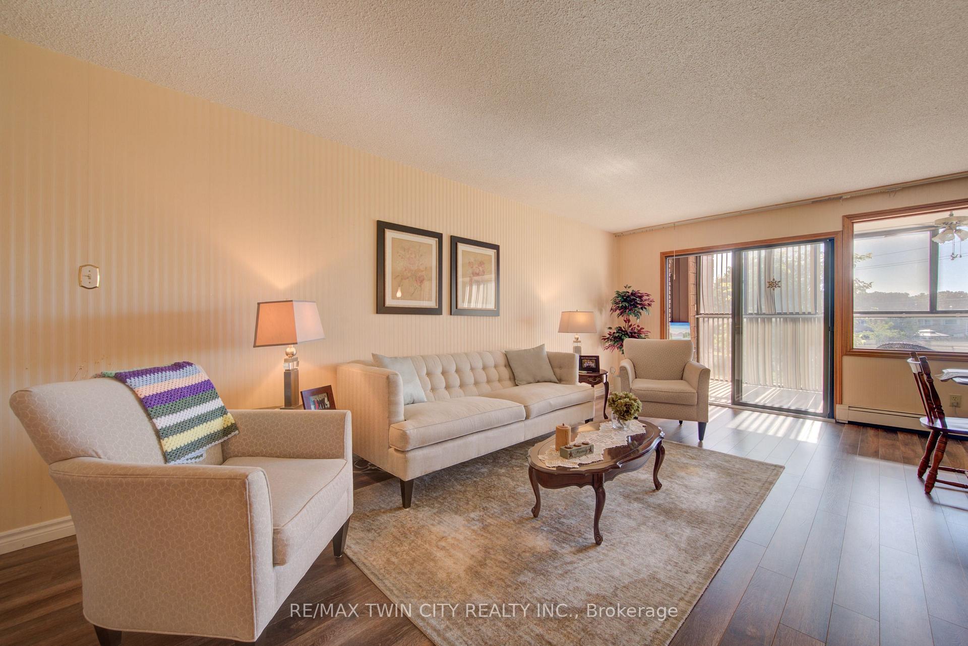 Photo 12 of Unit 205, 380 Champlain Boulevard, Cambridge, Christopher-Champlain — HOMEH