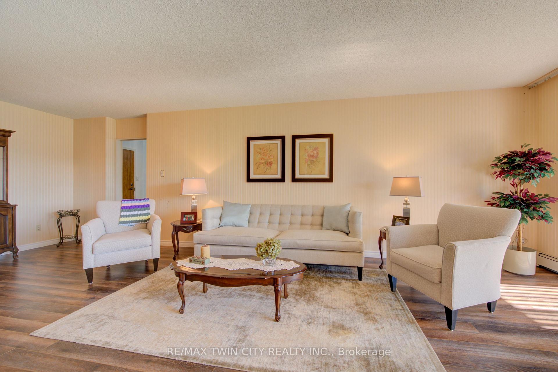 Photo 13 of Unit 205, 380 Champlain Boulevard, Cambridge, Christopher-Champlain — HOMEH