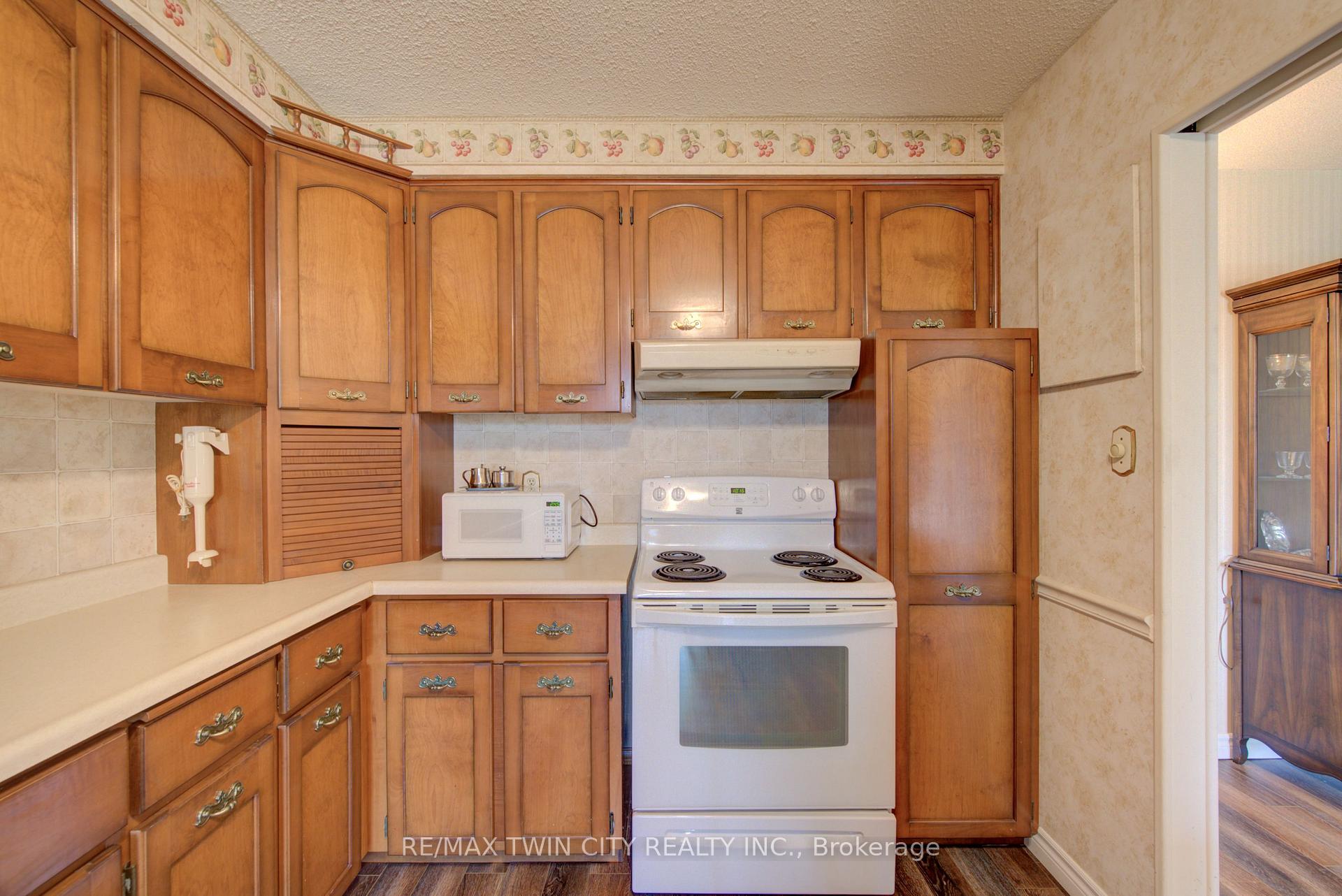 Photo 18 of Unit 205, 380 Champlain Boulevard, Cambridge, Christopher-Champlain — HOMEH