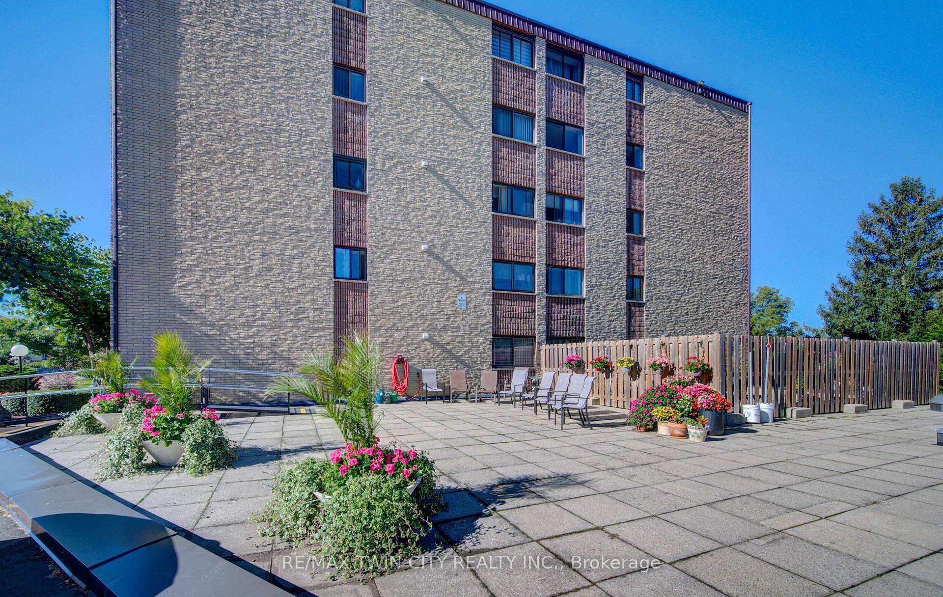 Photo 31 of Unit 205, 380 Champlain Boulevard, Cambridge, Christopher-Champlain — HOMEH
