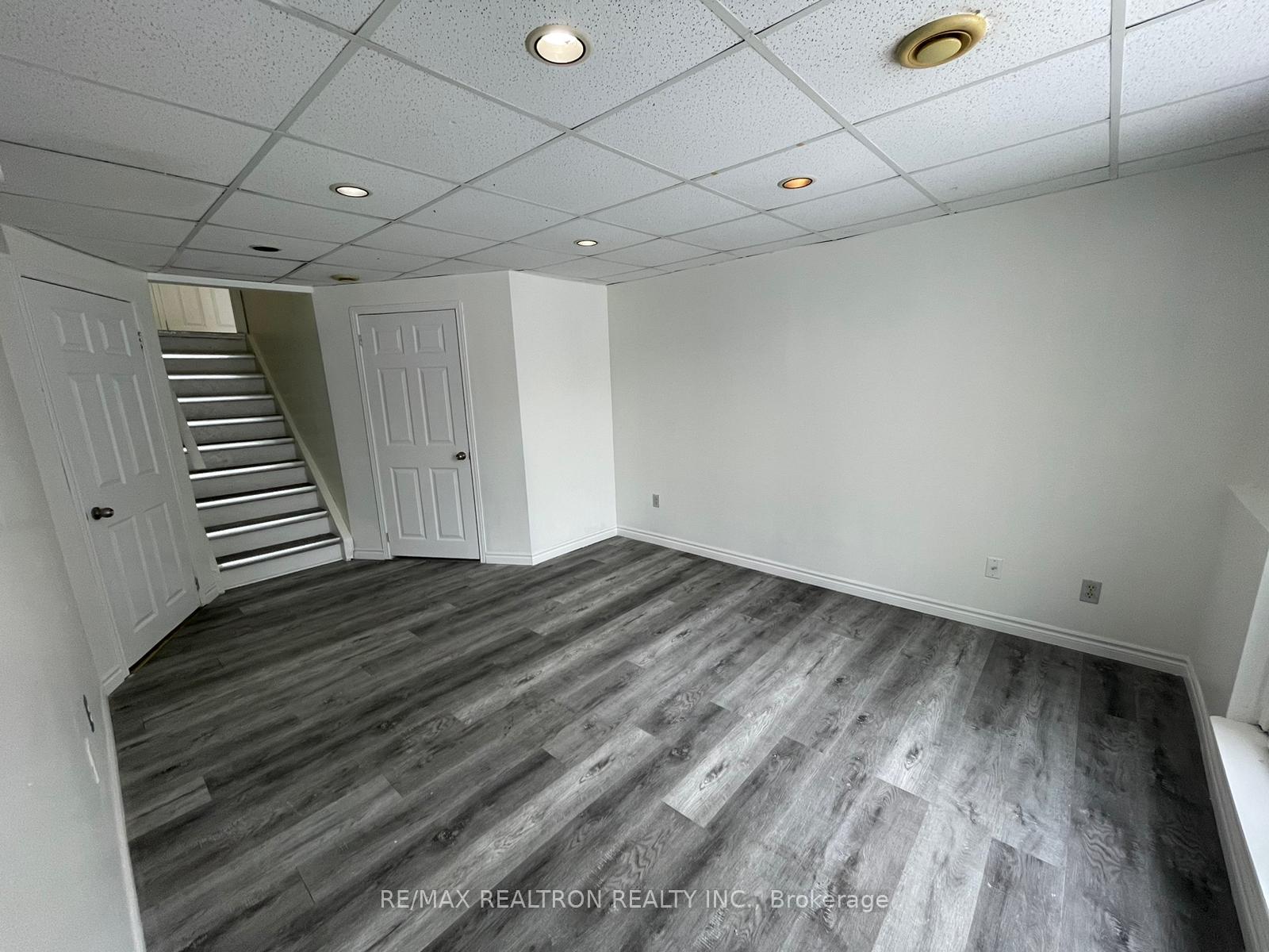 Photo 7 of 14 Windale Crescent N, Kitchener, Forest Hill — HOMEH