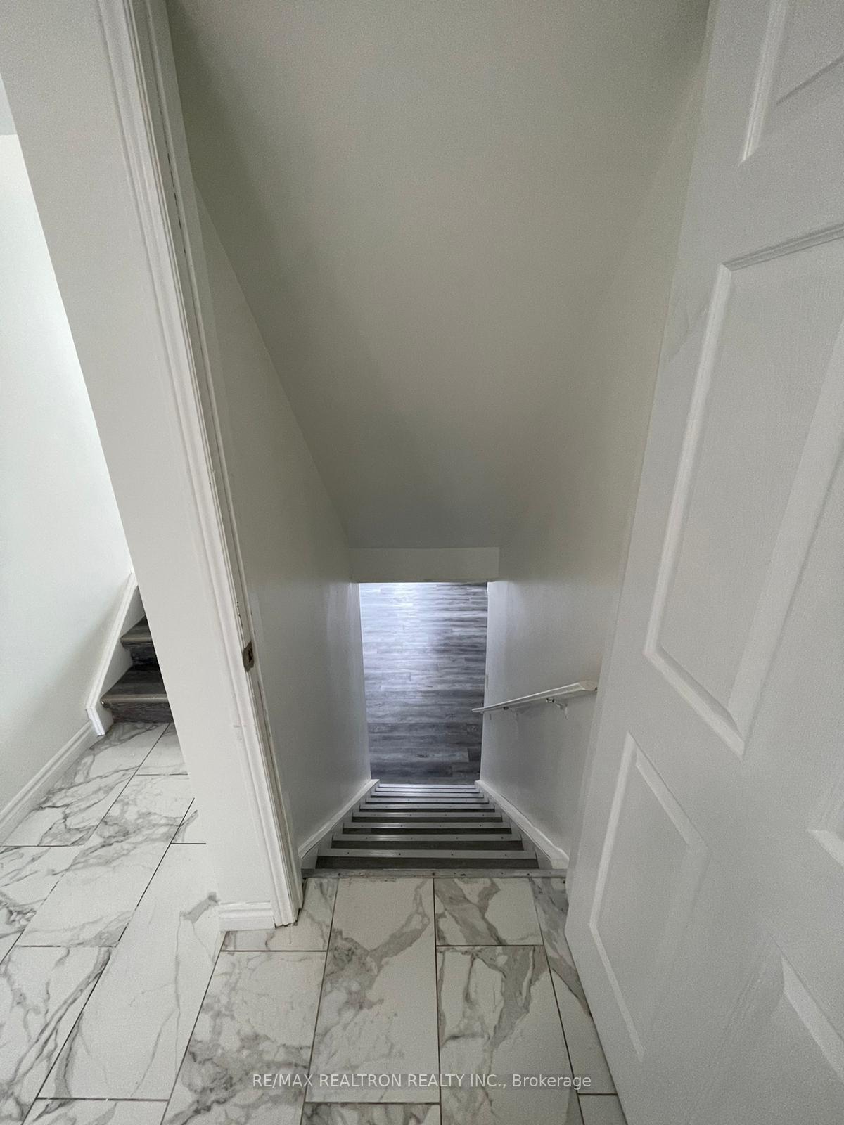 Photo 10 of 14 Windale Crescent N, Kitchener, Forest Hill — HOMEH