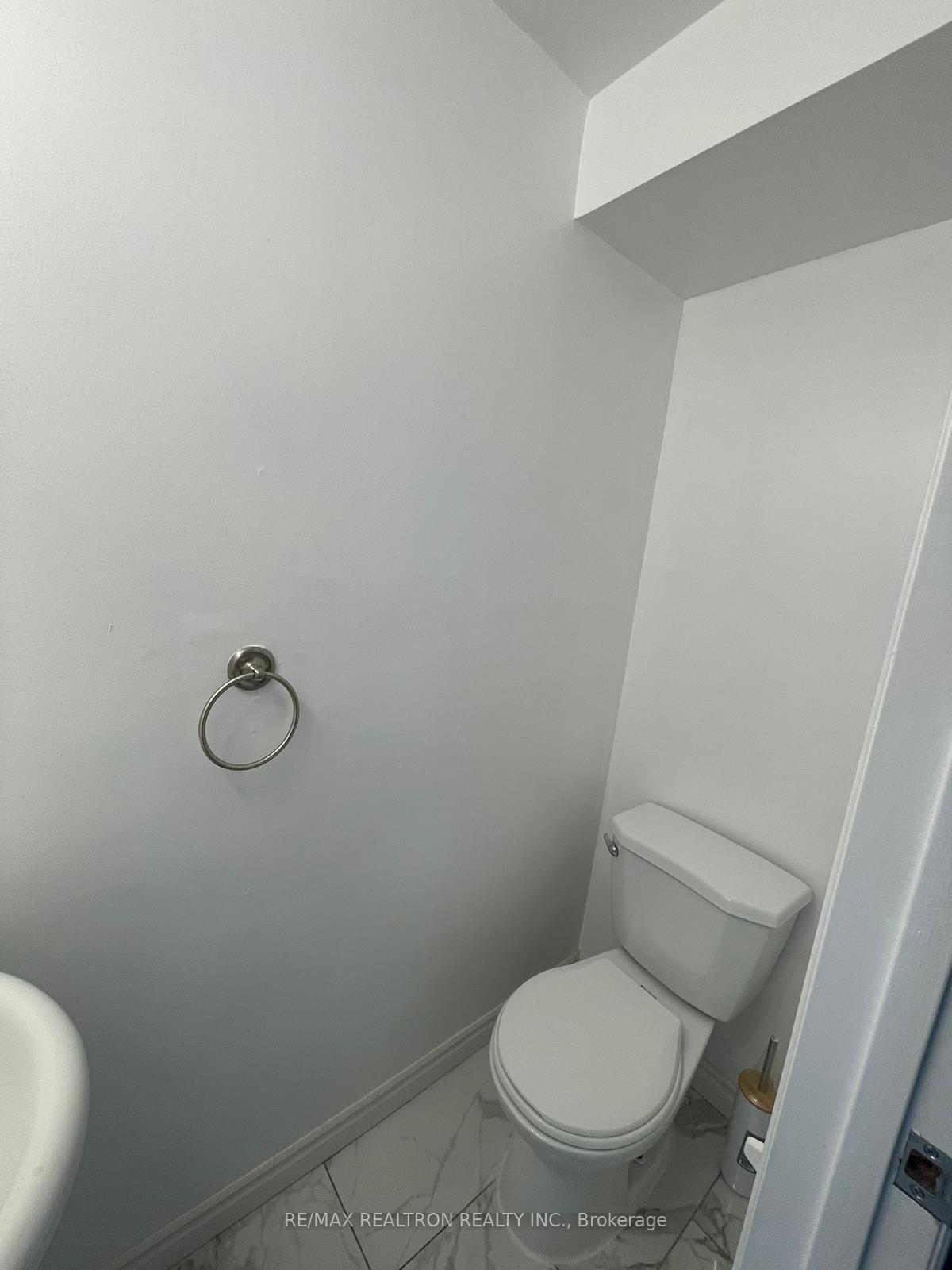 Photo 12 of 14 Windale Crescent N, Kitchener, Forest Hill — HOMEH