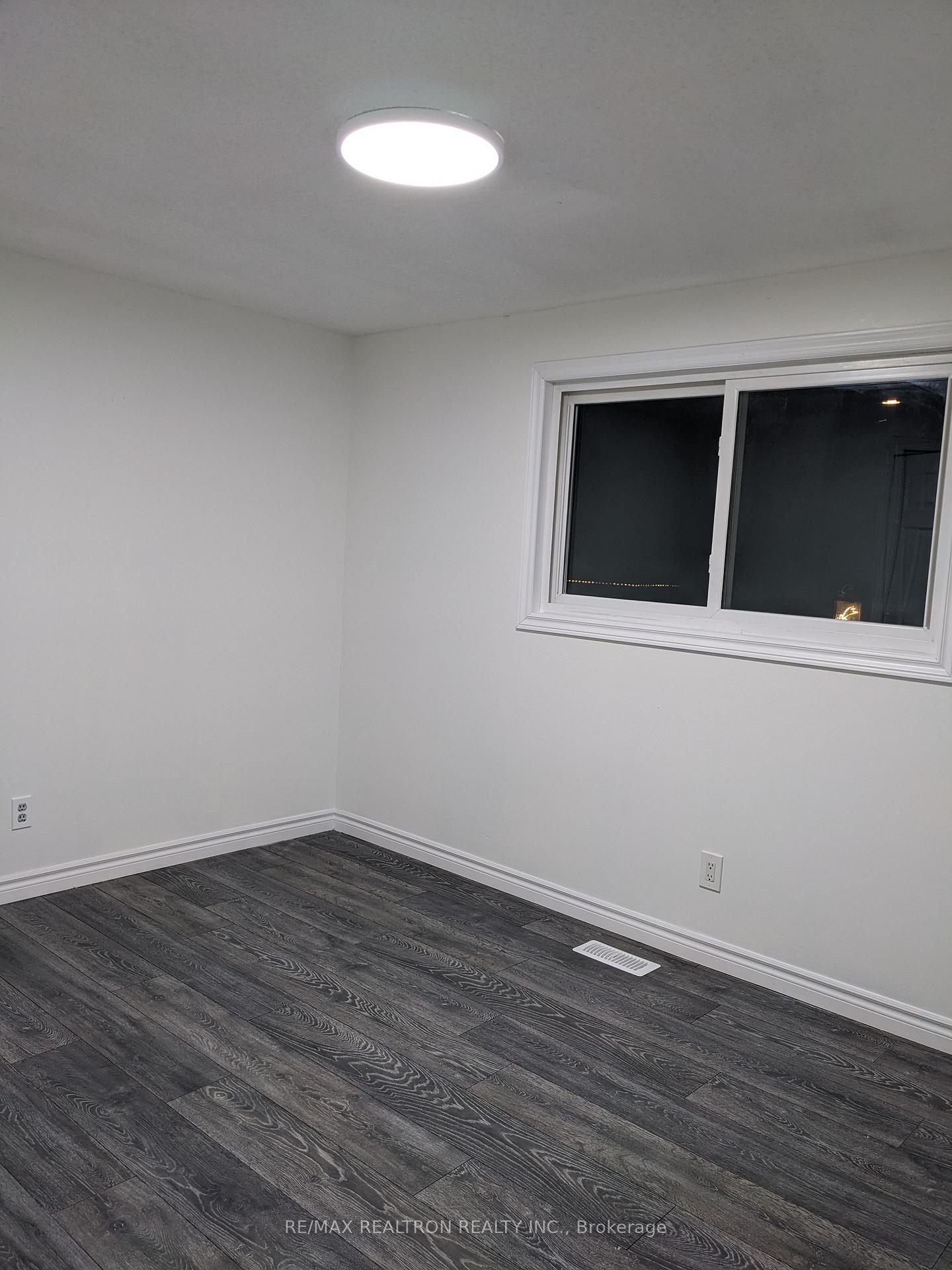 Photo 15 of 14 Windale Crescent N, Kitchener, Forest Hill — HOMEH