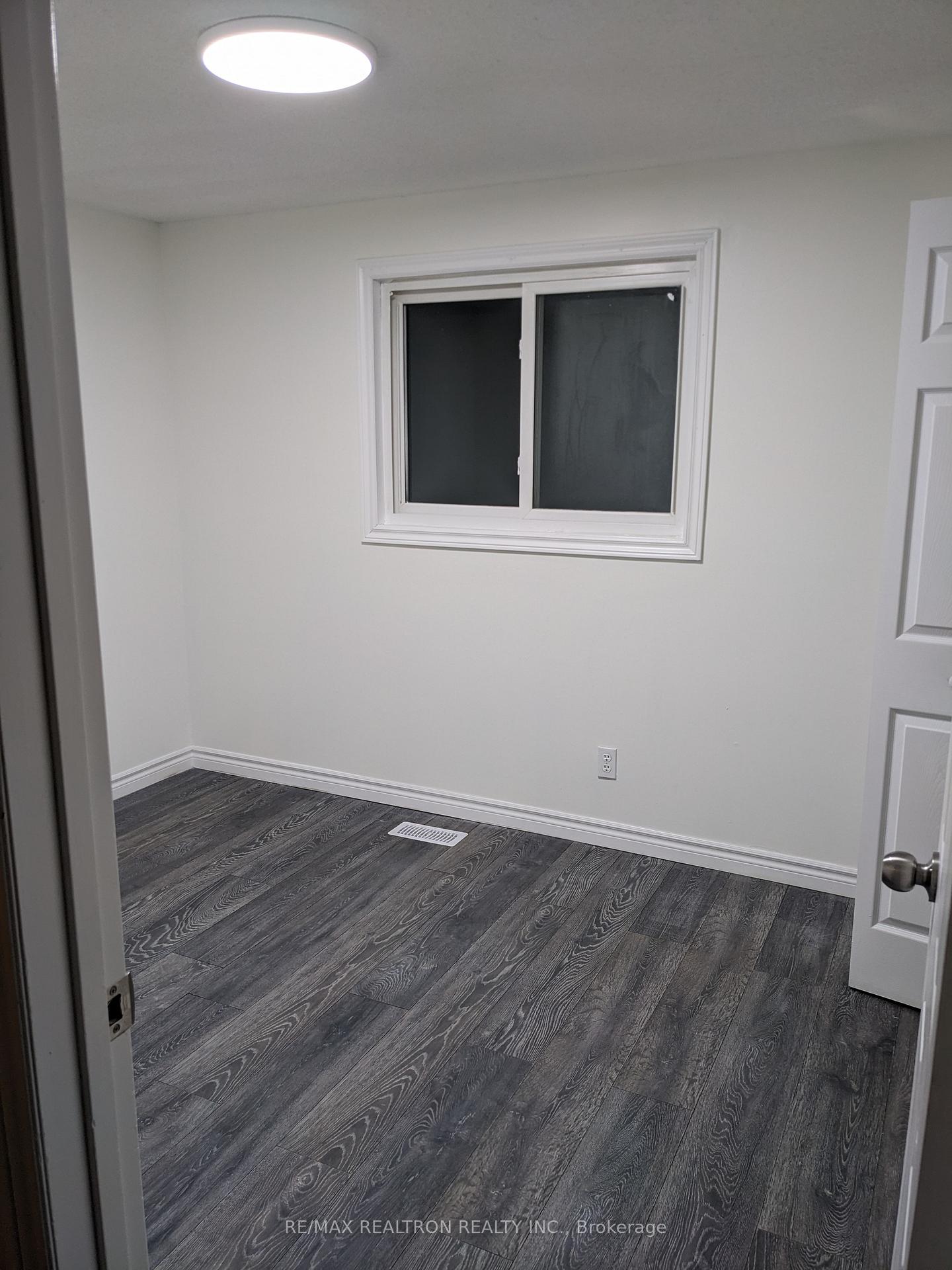 Photo 17 of 14 Windale Crescent N, Kitchener, Forest Hill — HOMEH
