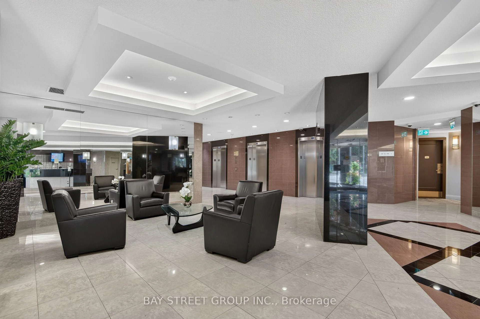 Photo 4 of Unit 506, 7250 Yonge Street, Vaughan, Crestwood-Springfarm-Yorkhill — HOMEH