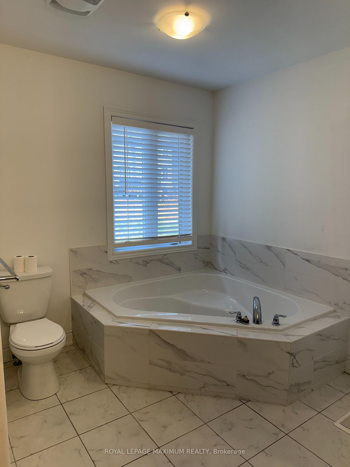 Photo 16 of 2982 Monarch Drive, Orillia — HOMEH