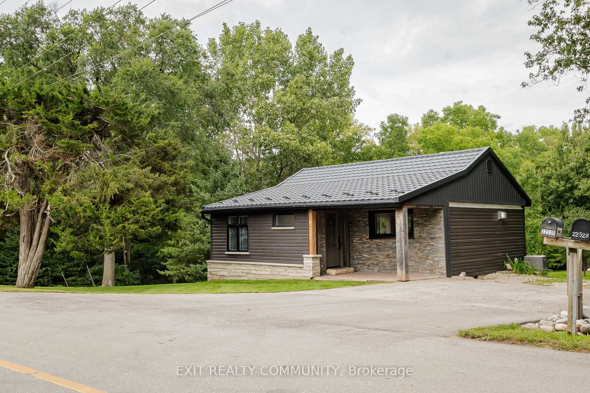Photo 1 of 22530 Coldstream Road, Middlesex Centre, Komoka — HOMEH