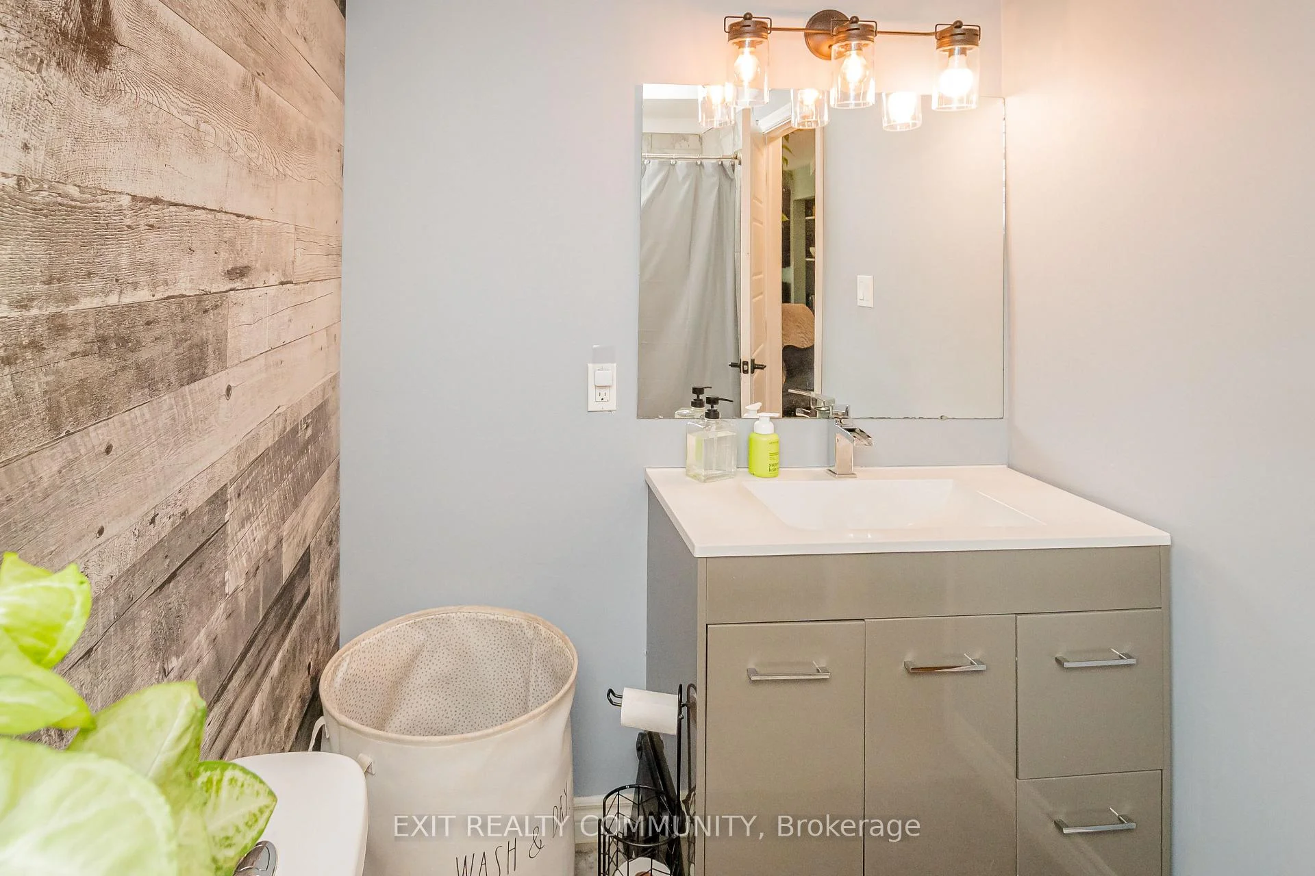 Photo 12 of 22530 Coldstream Road, Middlesex Centre, Komoka — HOMEH