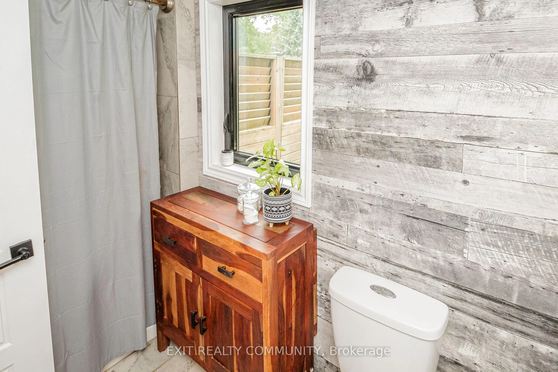 Photo 13 of 22530 Coldstream Road, Middlesex Centre, Komoka — HOMEH