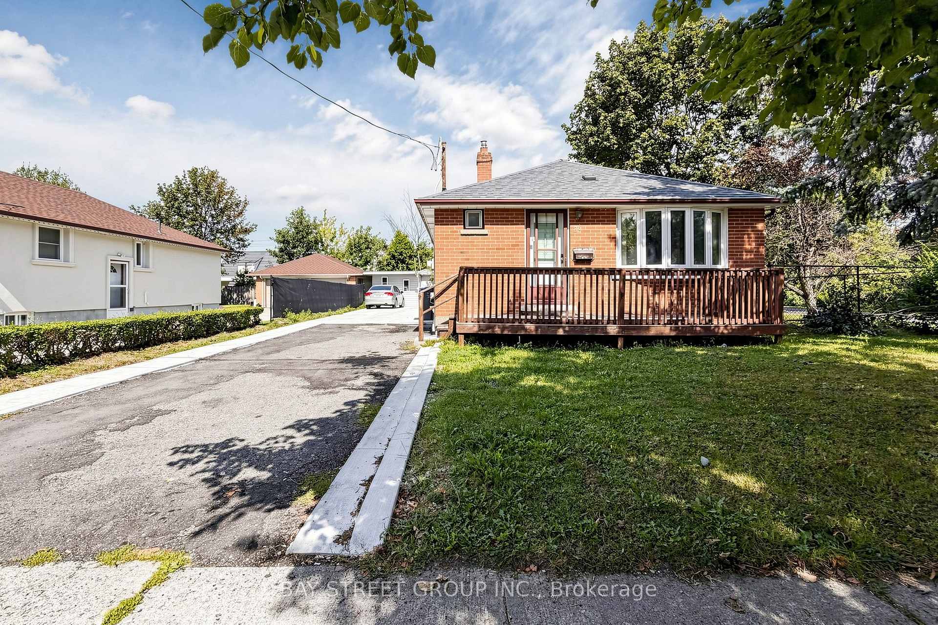 Photo 1 of 26 Sunset Boulevard, Brampton, Brampton West — HOMEH