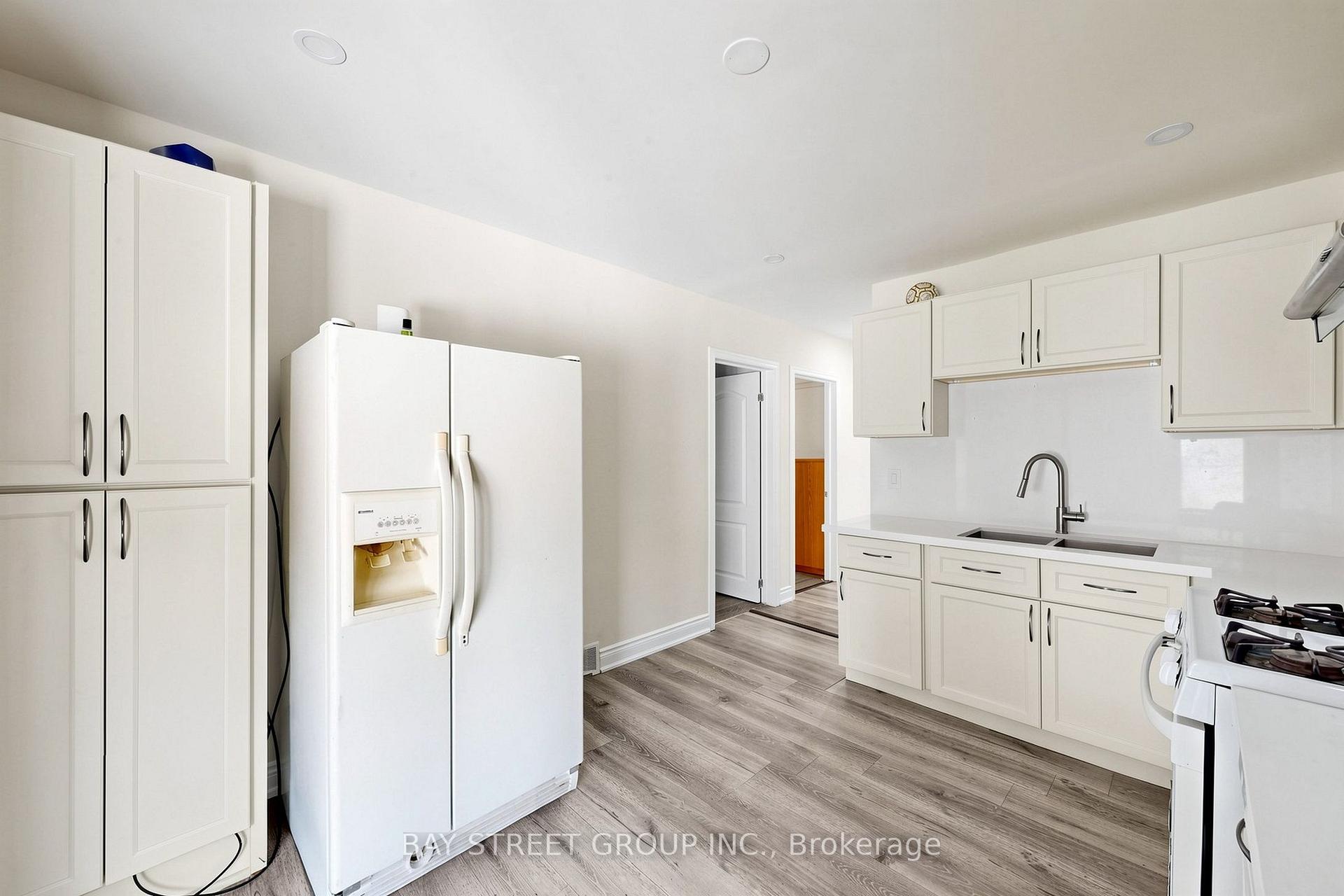 Photo 15 of 26 Sunset Boulevard, Brampton, Brampton West — HOMEH