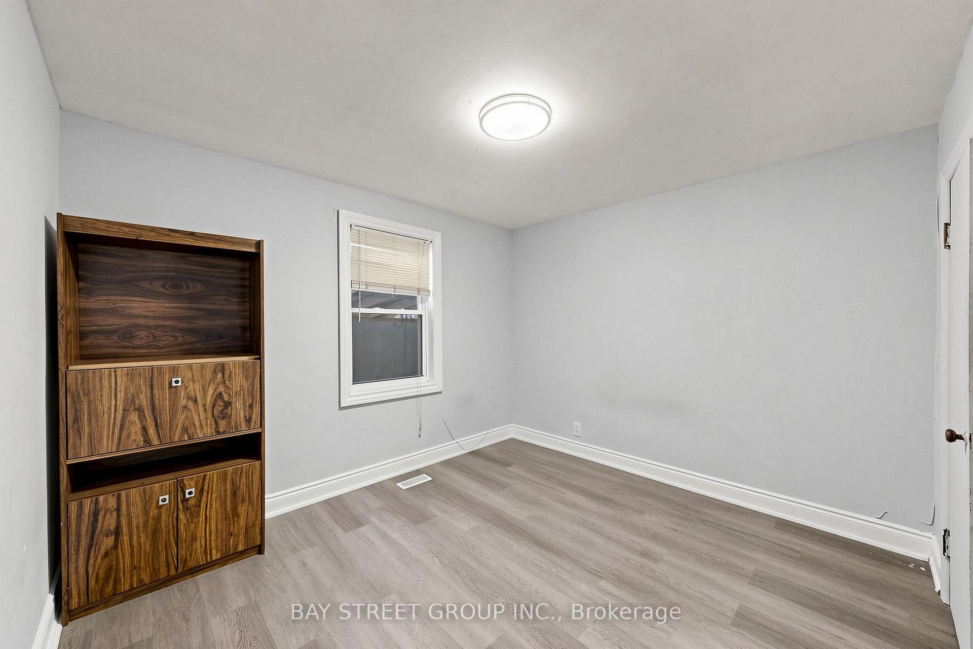 Photo 23 of 26 Sunset Boulevard, Brampton, Brampton West — HOMEH