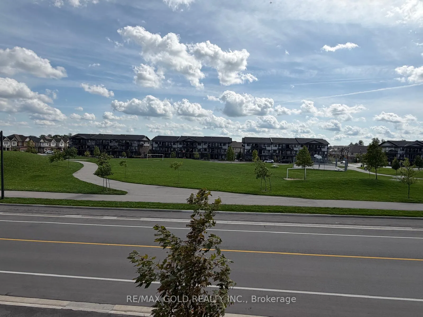 Photo 20 of 122 Oat Lane, Kitchener, Civic Centre — HOMEH