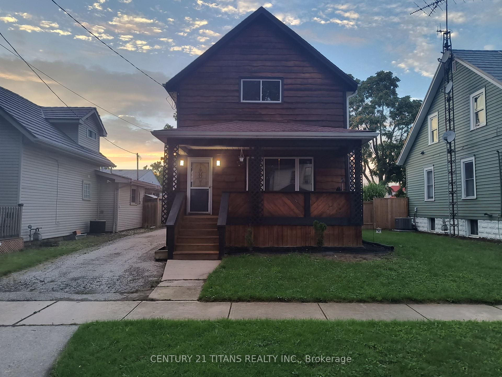 Photo 2 of 5 Poplar Street, Chatham-Kent, Chatham — HOMEH