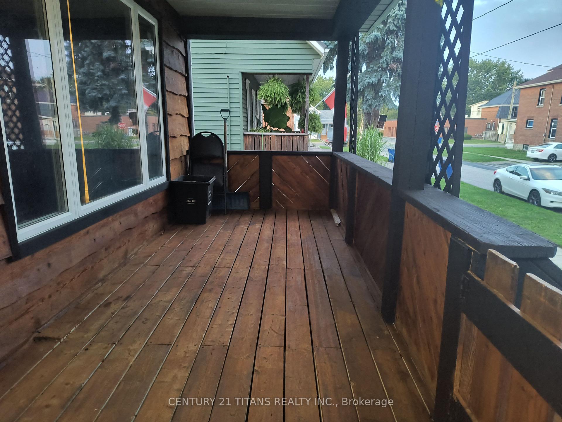 Photo 5 of 5 Poplar Street, Chatham-Kent, Chatham — HOMEH