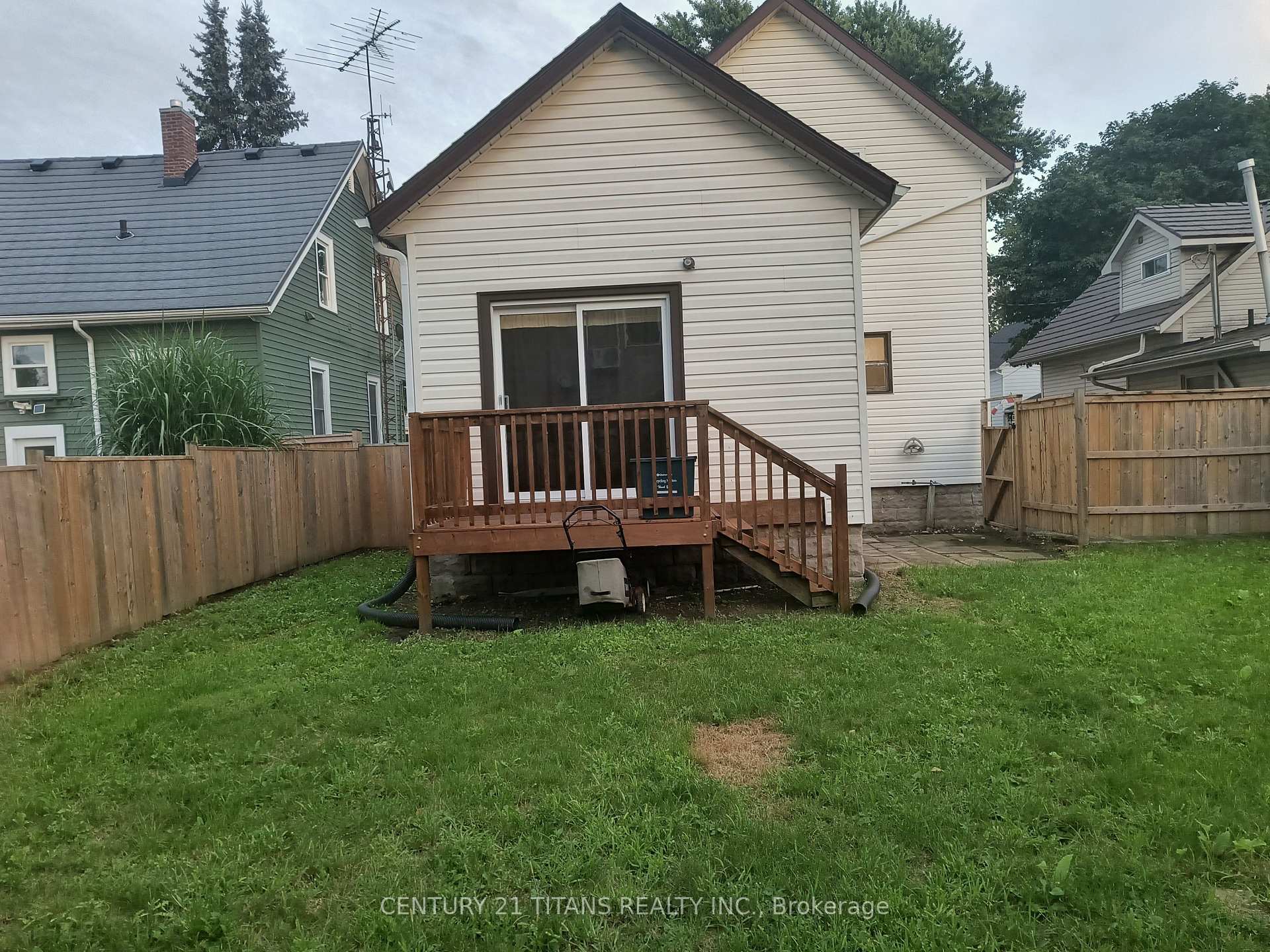 Photo 21 of 5 Poplar Street, Chatham-Kent, Chatham — HOMEH