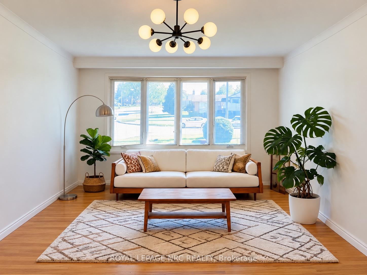 Photo 7 of 6771 Argyll Court, Niagara Falls, Arad/Fallsview — HOMEH