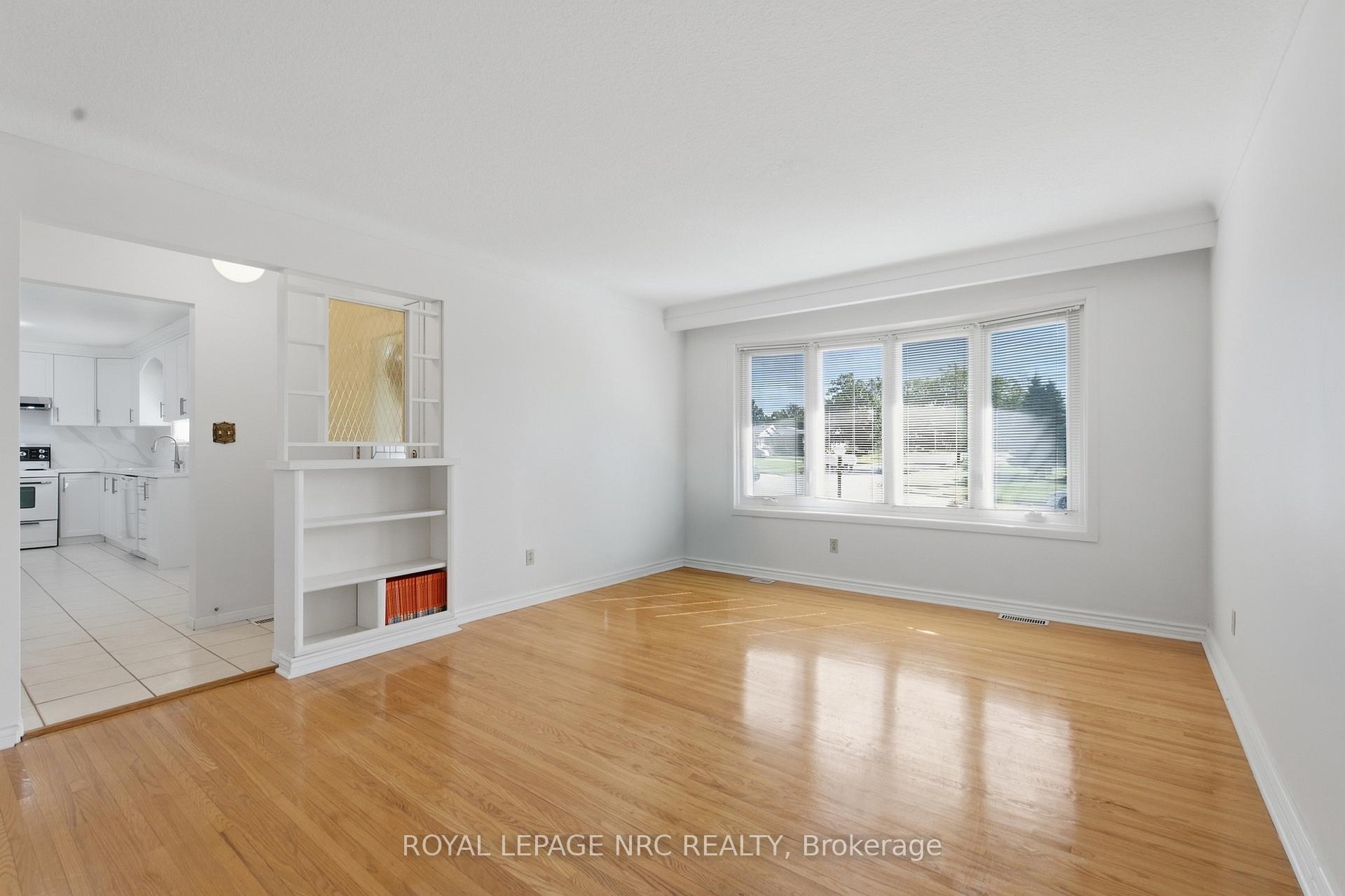 Photo 9 of 6771 Argyll Court, Niagara Falls, Arad/Fallsview — HOMEH