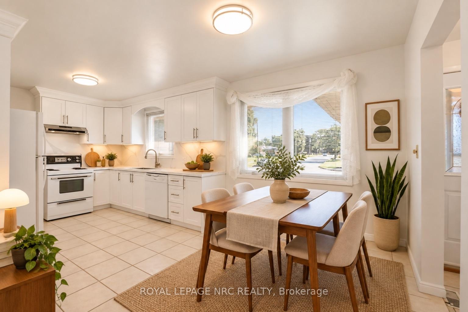 Photo 10 of 6771 Argyll Court, Niagara Falls, Arad/Fallsview — HOMEH
