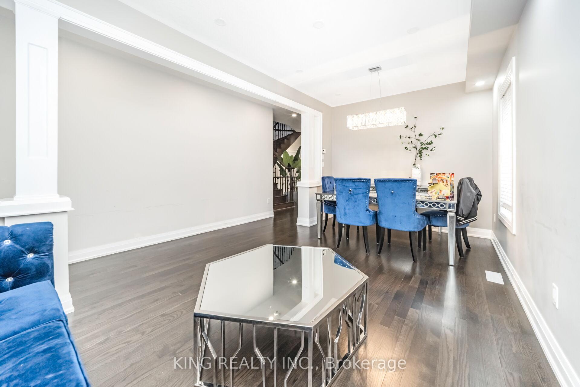 Photo 4 of 11 Malpass Street, Brampton, Northwest Brampton — HOMEH
