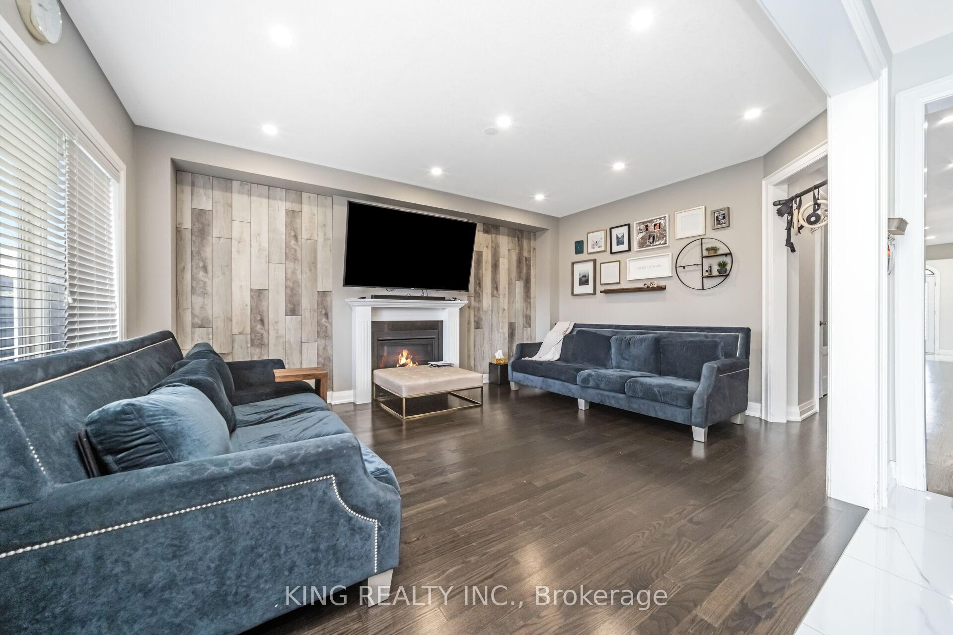 Photo 8 of 11 Malpass Street, Brampton, Northwest Brampton — HOMEH