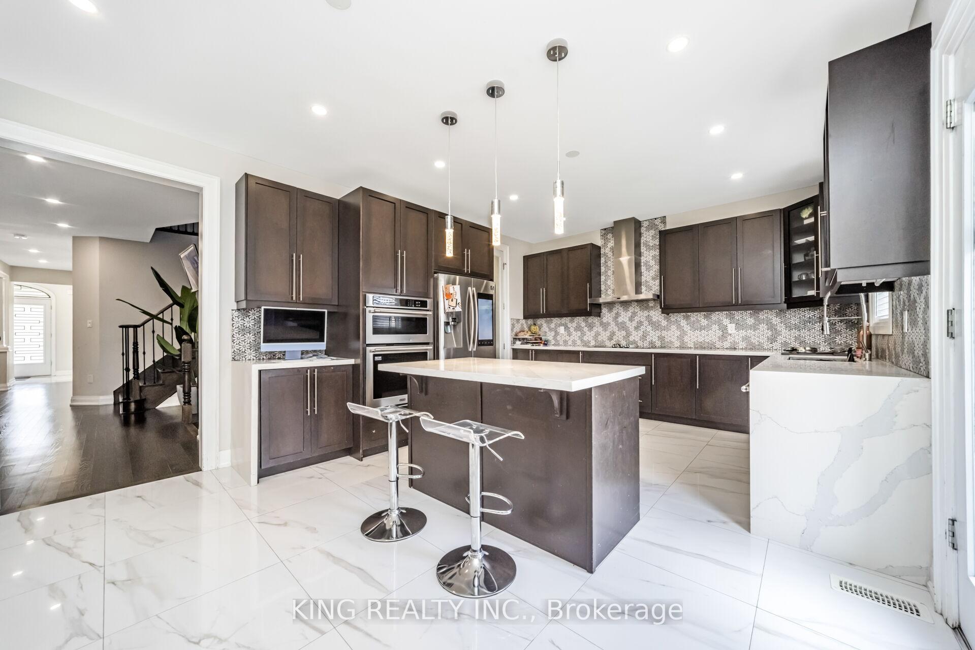 Photo 10 of 11 Malpass Street, Brampton, Northwest Brampton — HOMEH