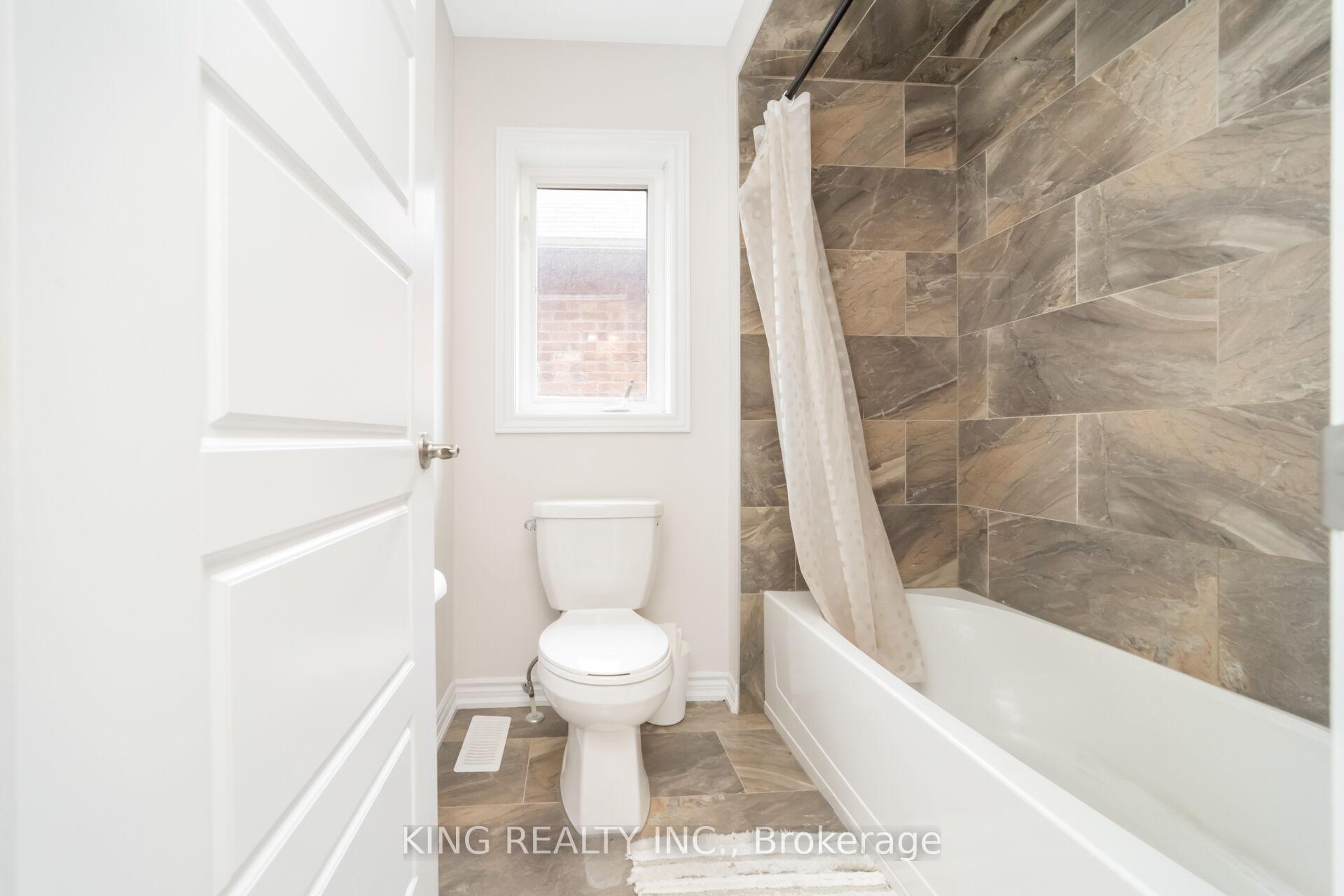 Photo 23 of 11 Malpass Street, Brampton, Northwest Brampton — HOMEH