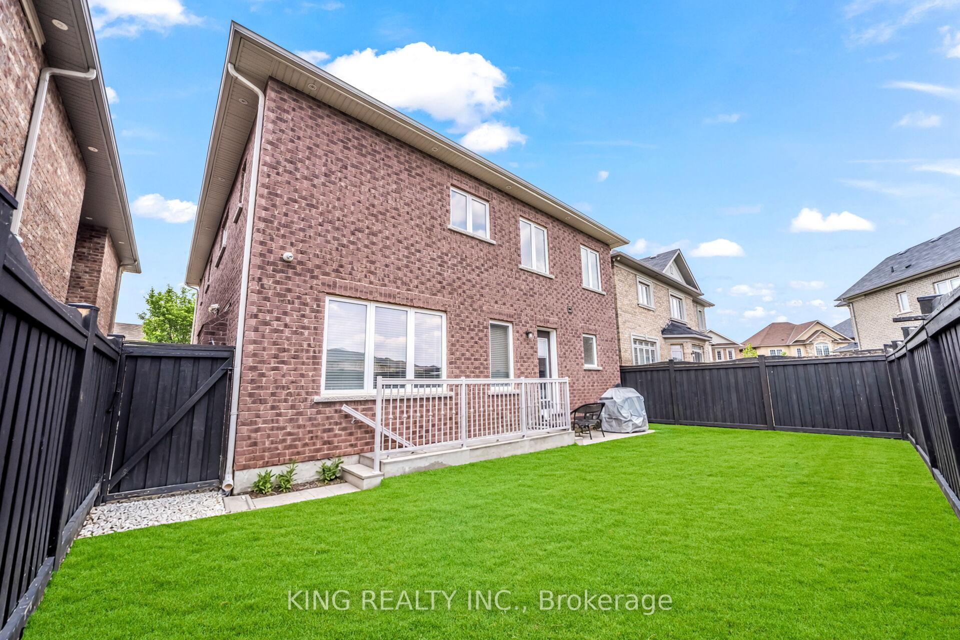 Photo 29 of 11 Malpass Street, Brampton, Northwest Brampton — HOMEH