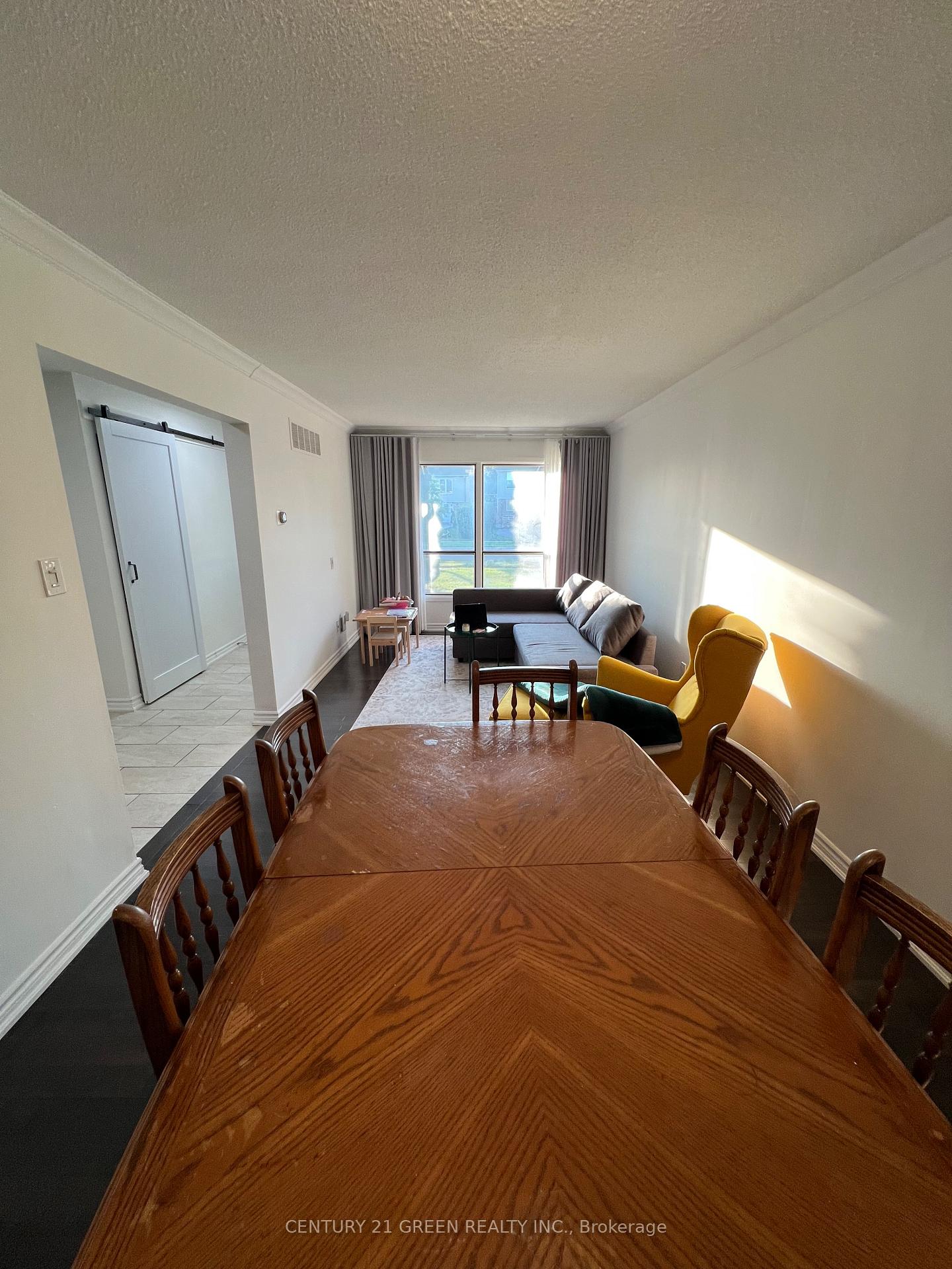Photo 4 of 51 Cowan Road, Brampton, Brampton West — HOMEH