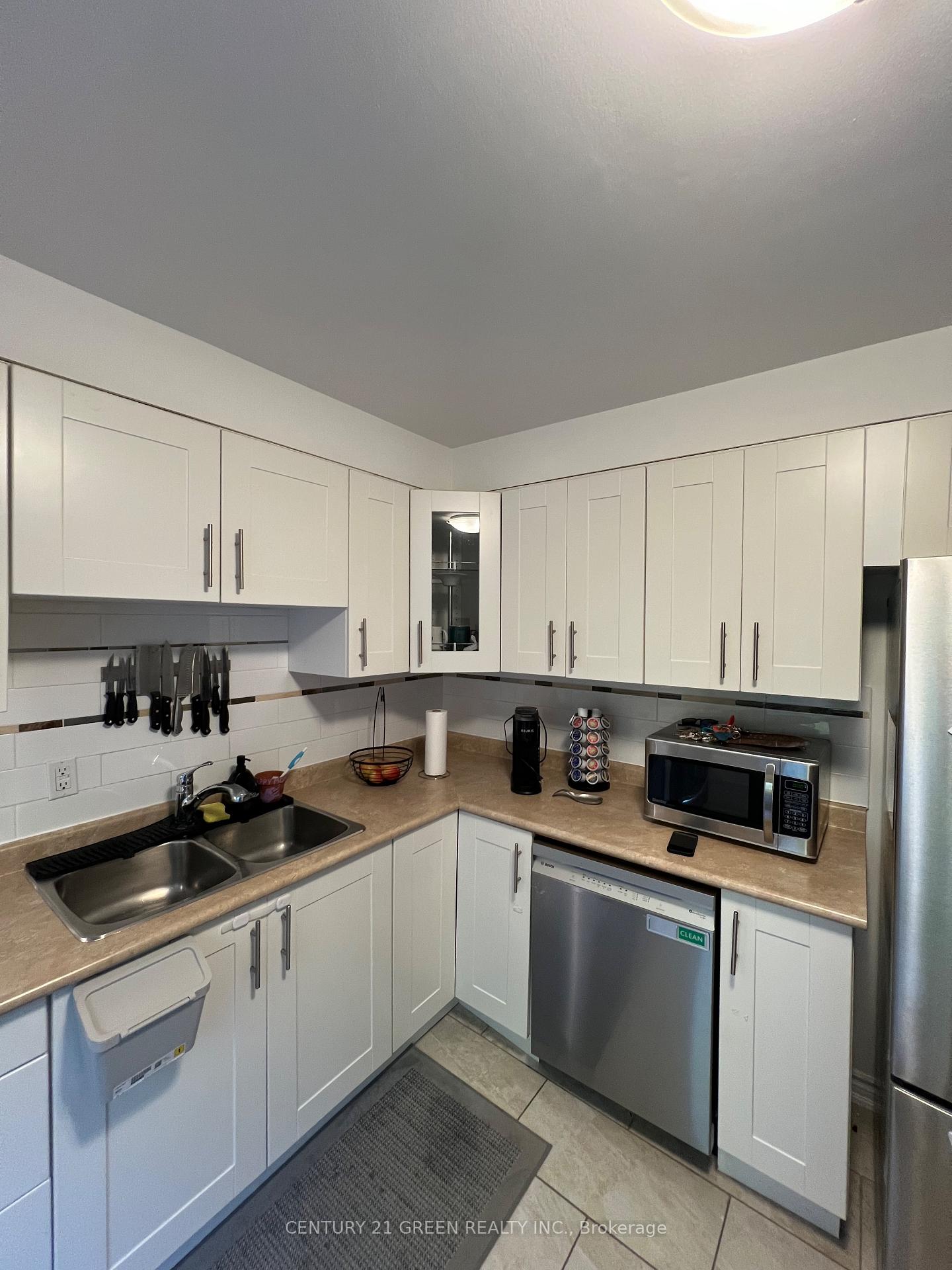 Photo 6 of 51 Cowan Road, Brampton, Brampton West — HOMEH