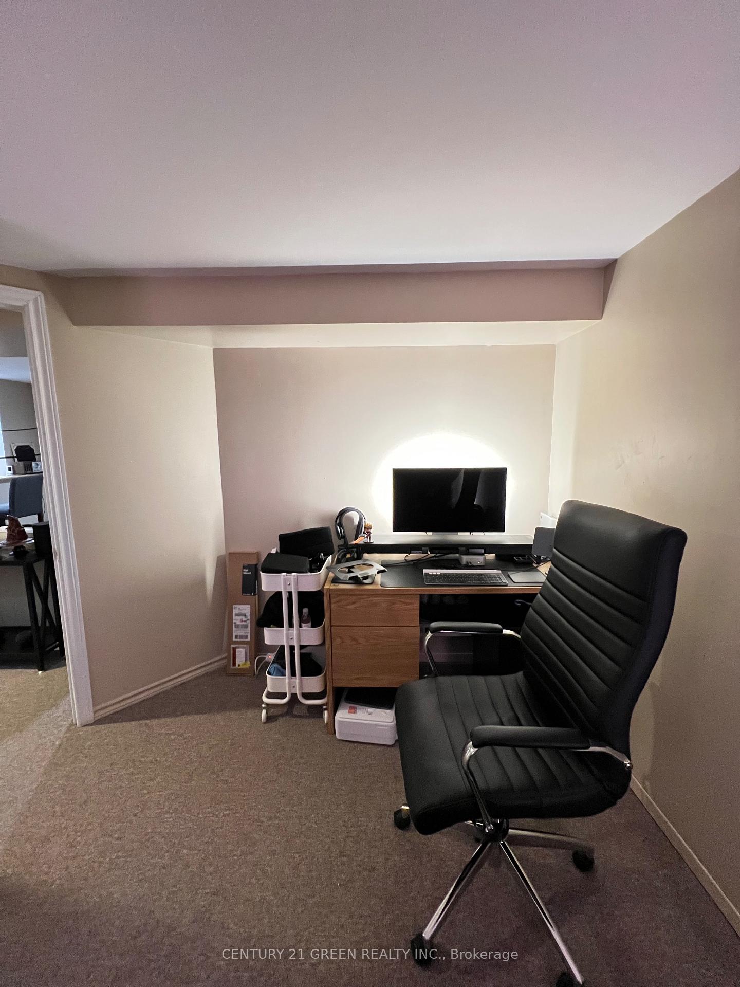 Photo 13 of 51 Cowan Road, Brampton, Brampton West — HOMEH